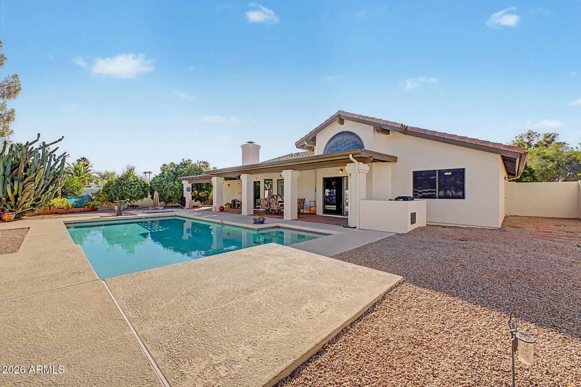 SUGGS RANCHO MCCORMICK - Residential