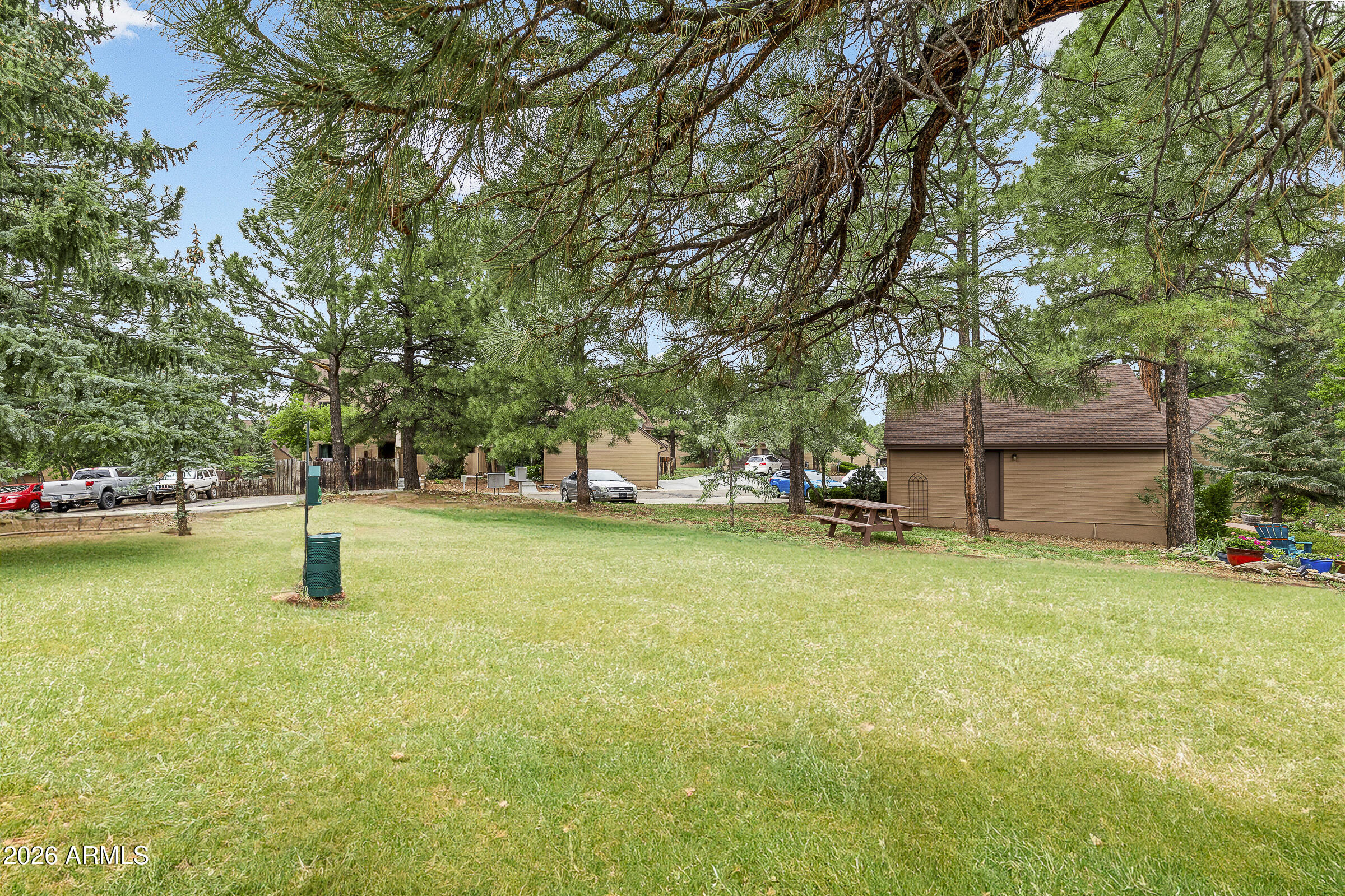 ELK RUN TOWNHOUSES - Residential