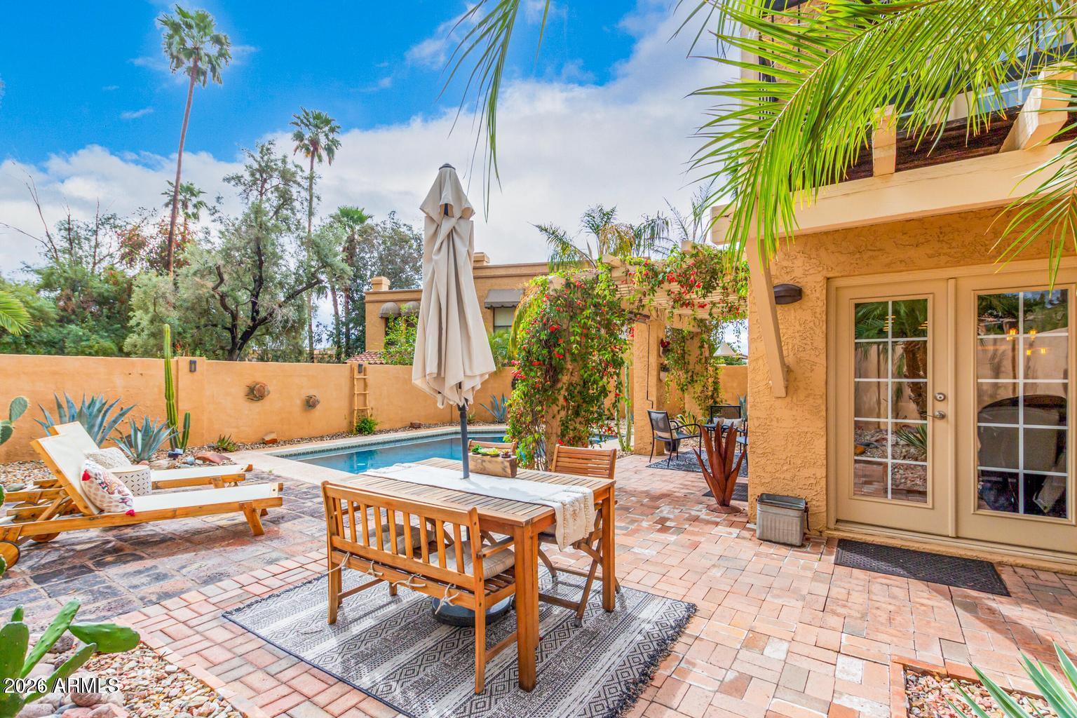 POINTE TAPATIO - Residential