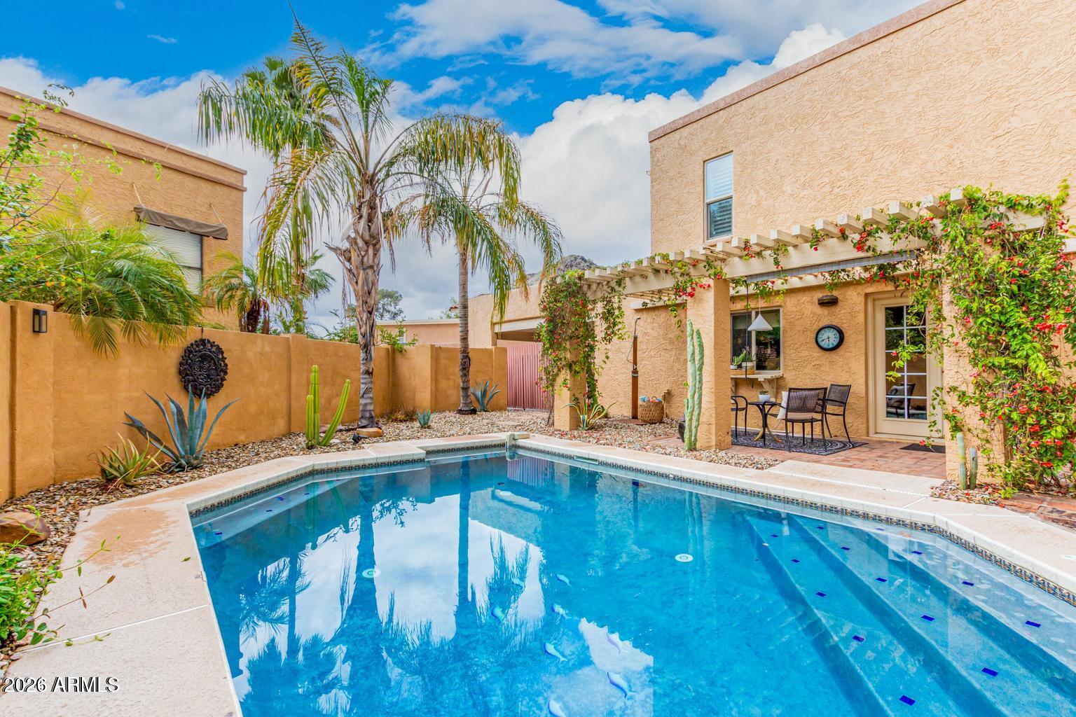 POINTE TAPATIO - Residential