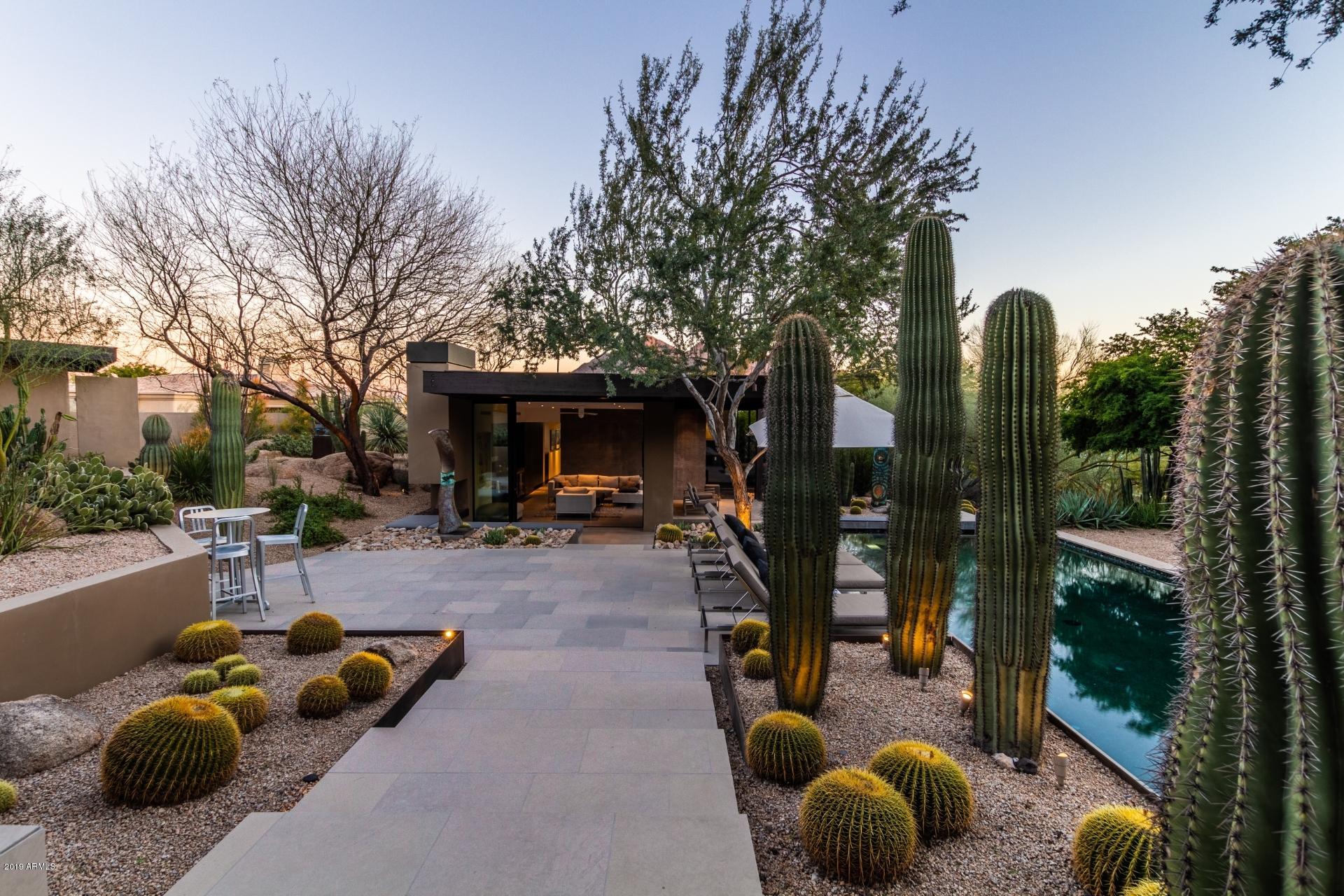 PARADISE HIGHLANDS - Residential