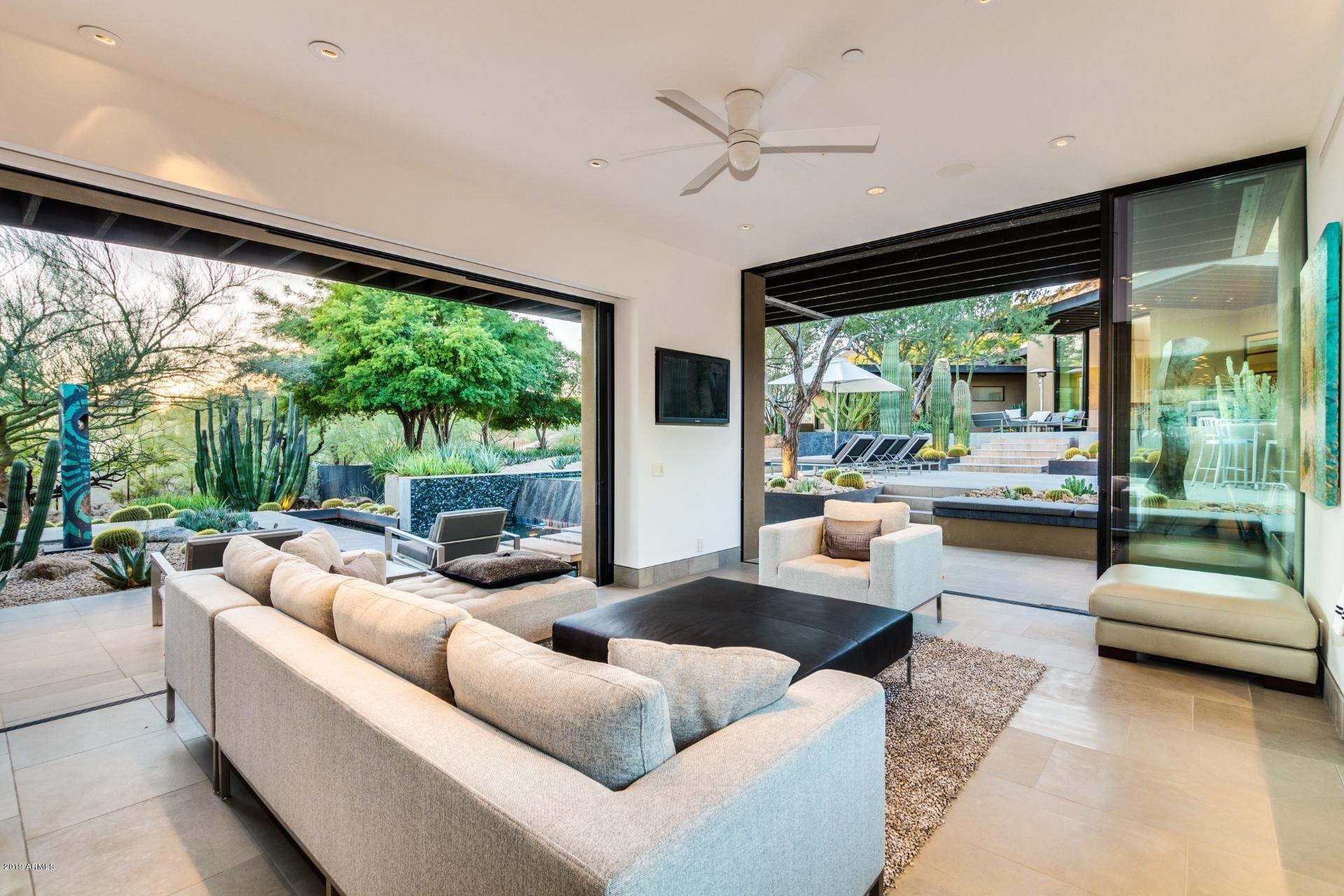 PARADISE HIGHLANDS - Residential