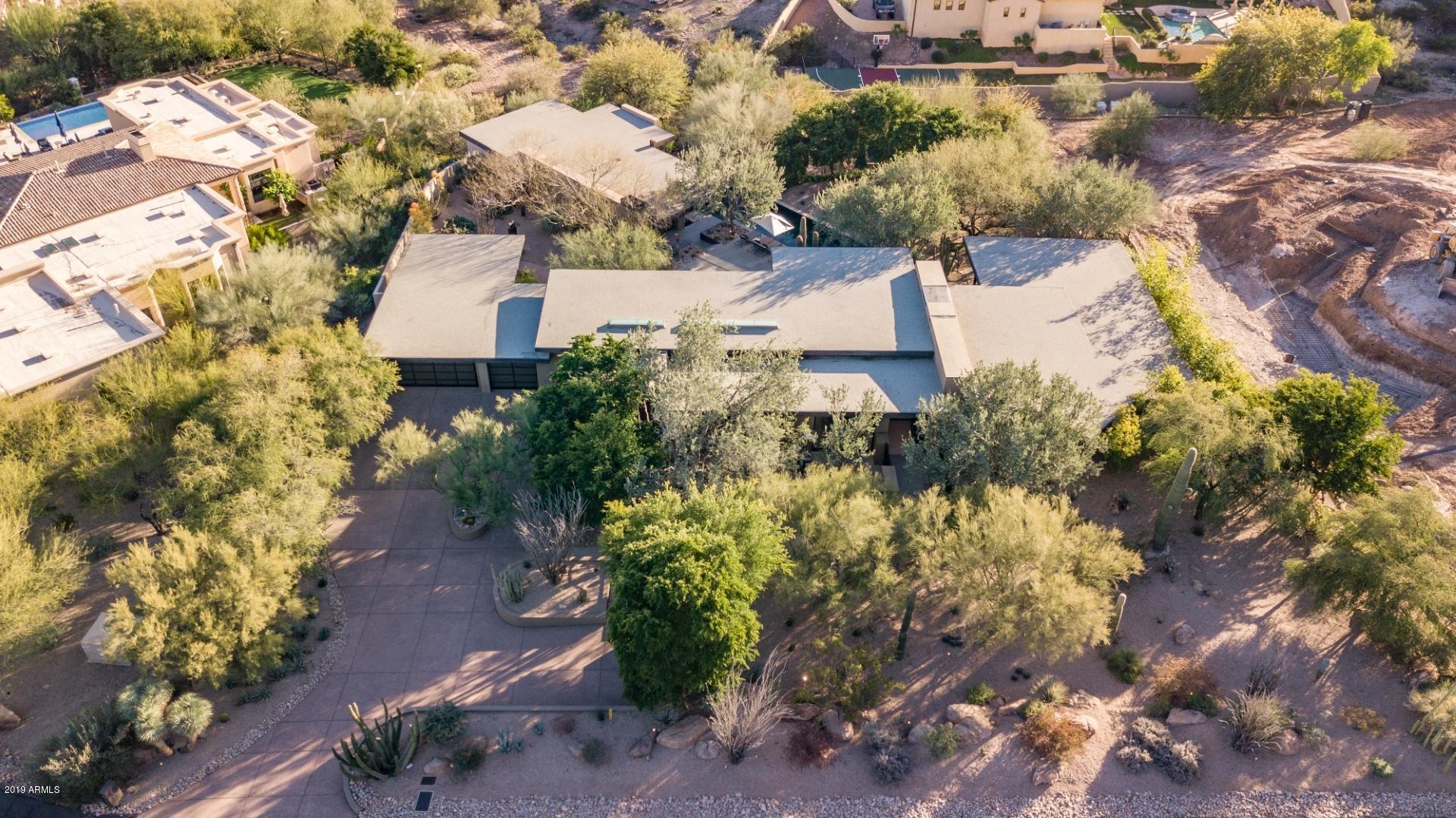 PARADISE HIGHLANDS - Residential