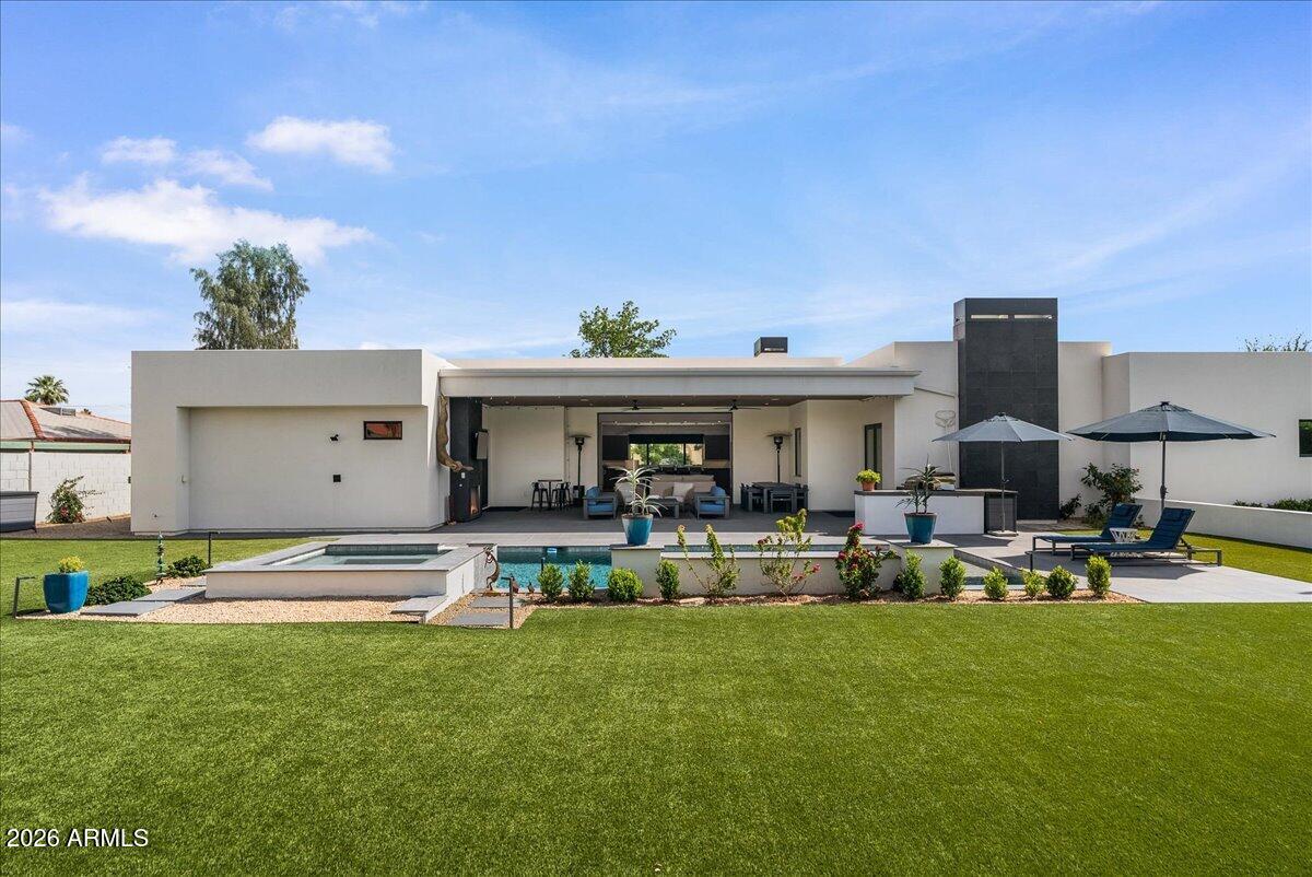 AMBASSADOR MANOR - Residential