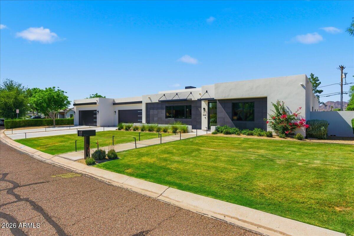 AMBASSADOR MANOR - Residential