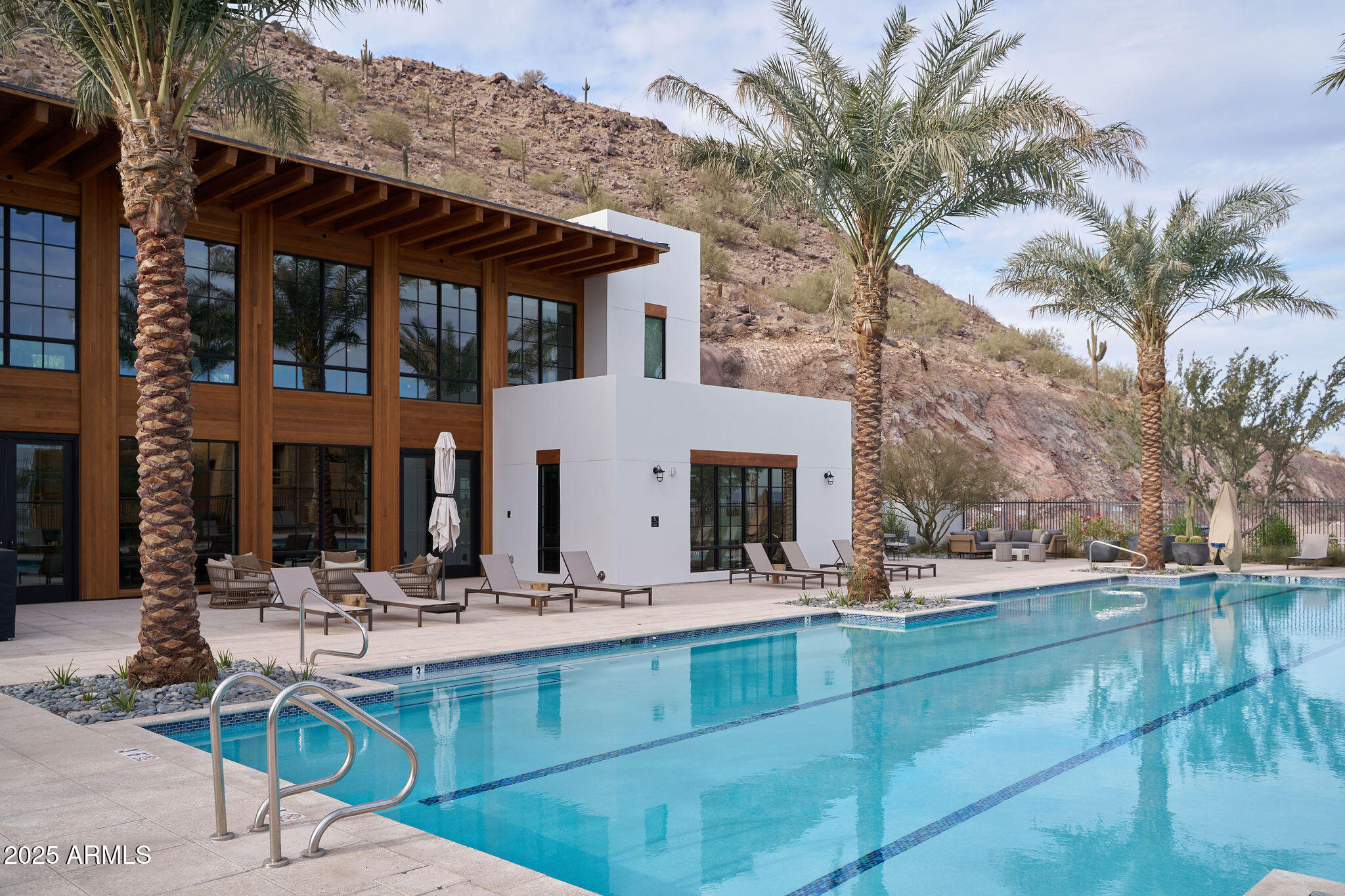 ASCENT AT THE PHOENICIAN MOUNTAINSIDE RESIDENCE - Residential