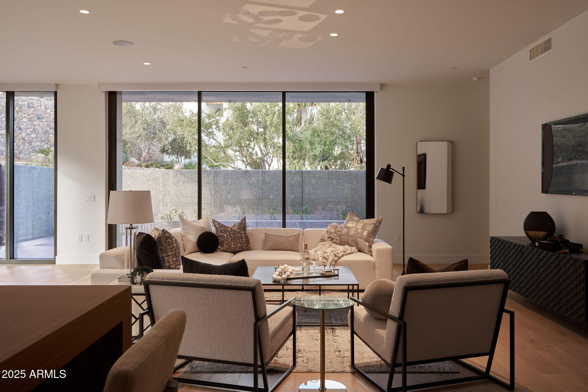 ASCENT AT THE PHOENICIAN MOUNTAINSIDE RESIDENCE - Residential