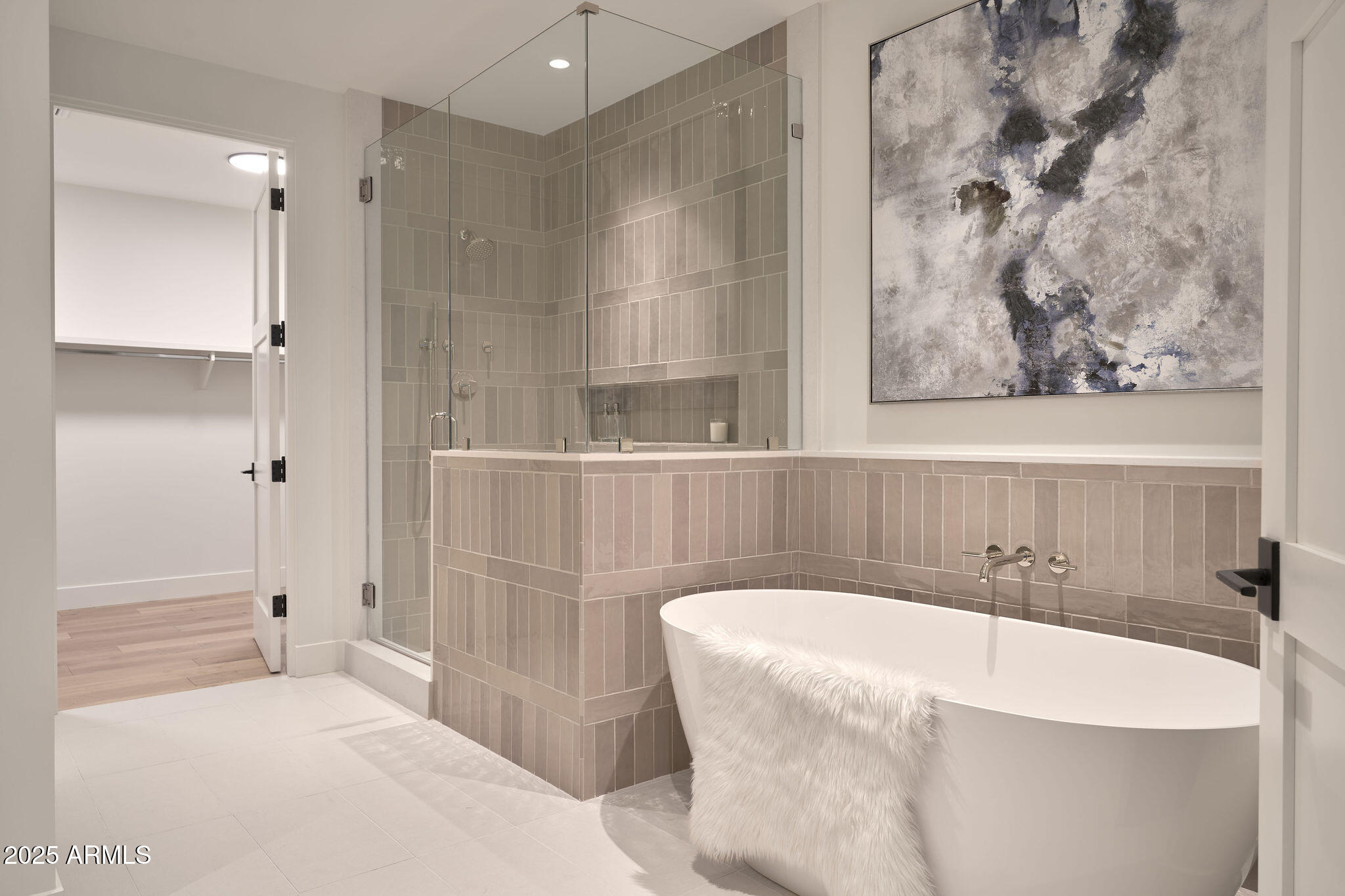 ASCENT AT THE PHOENICIAN MOUNTAINSIDE RESIDENCE - Residential