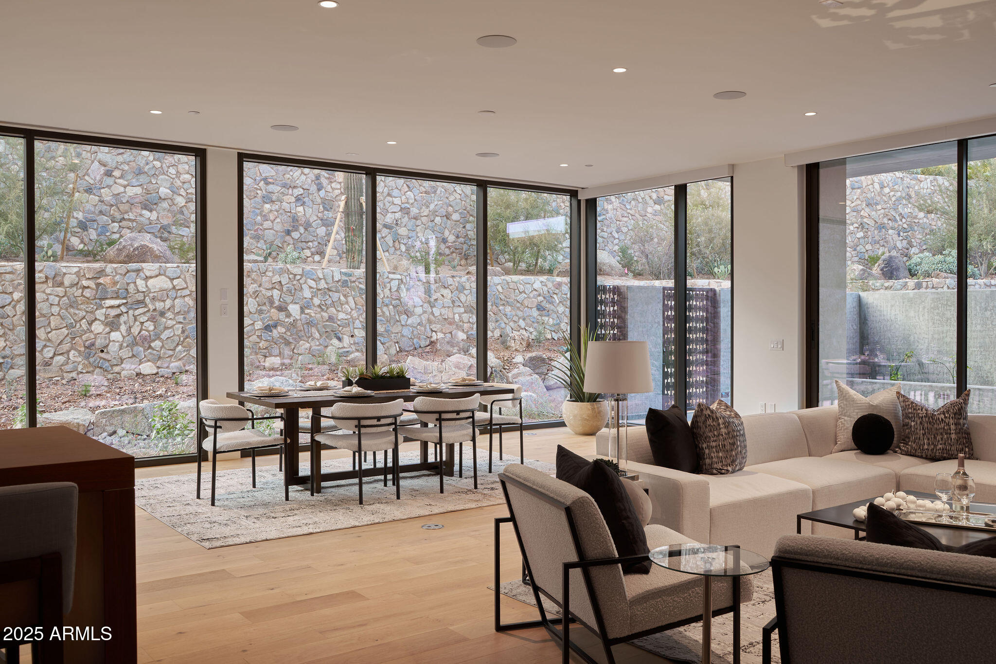 ASCENT AT THE PHOENICIAN MOUNTAINSIDE RESIDENCE - Residential