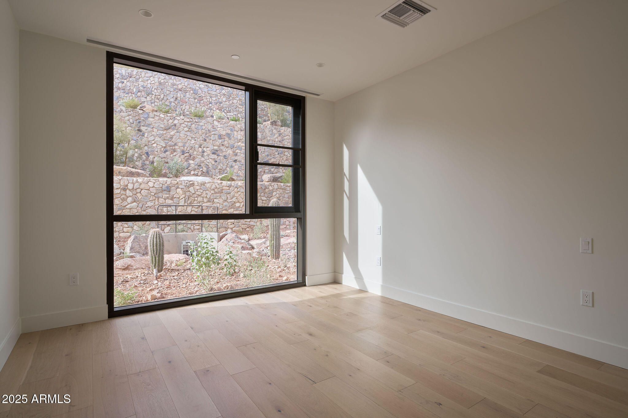 ASCENT AT THE PHOENICIAN MOUNTAINSIDE RESIDENCE - Residential