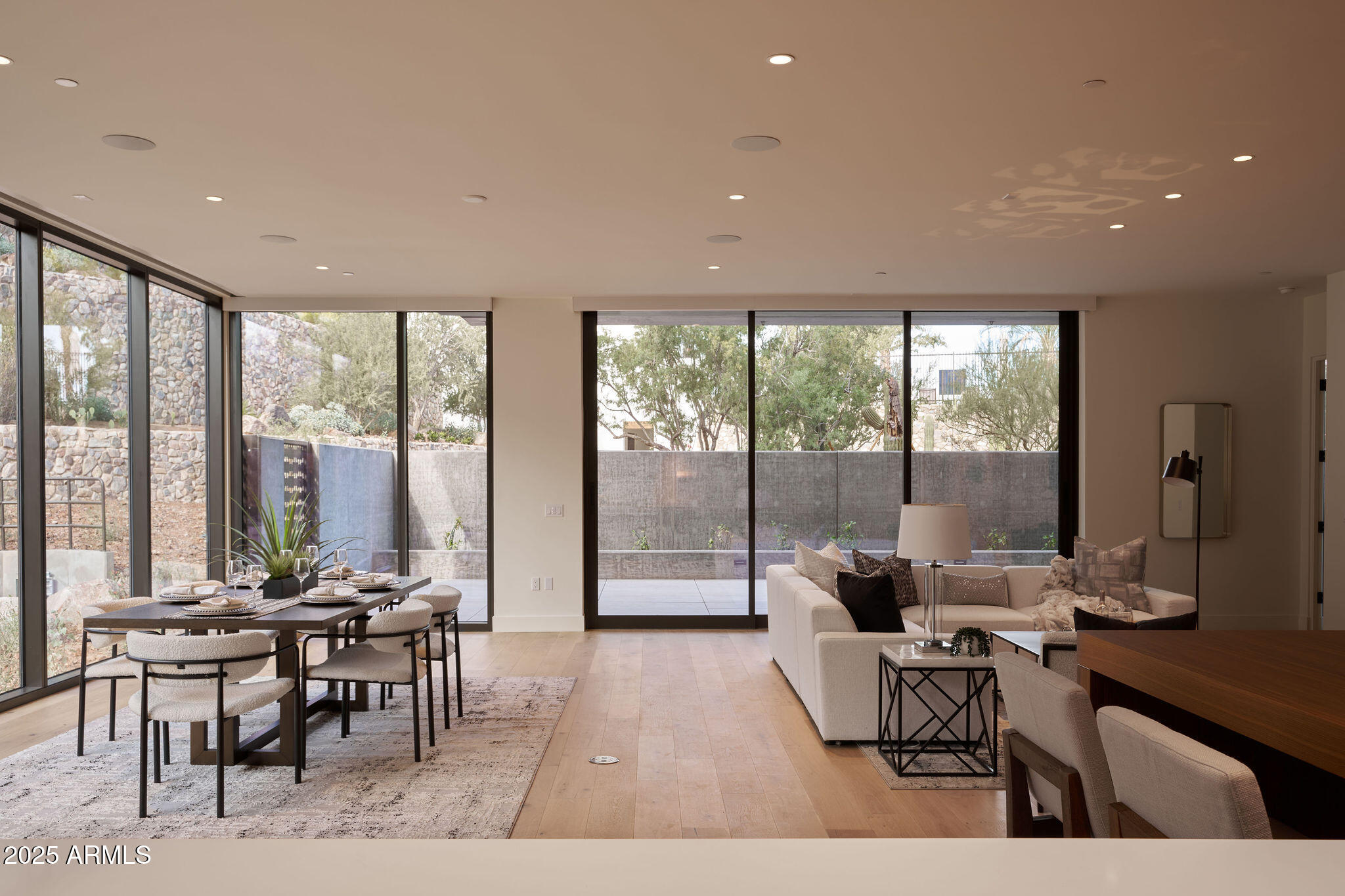 ASCENT AT THE PHOENICIAN MOUNTAINSIDE RESIDENCE - Residential