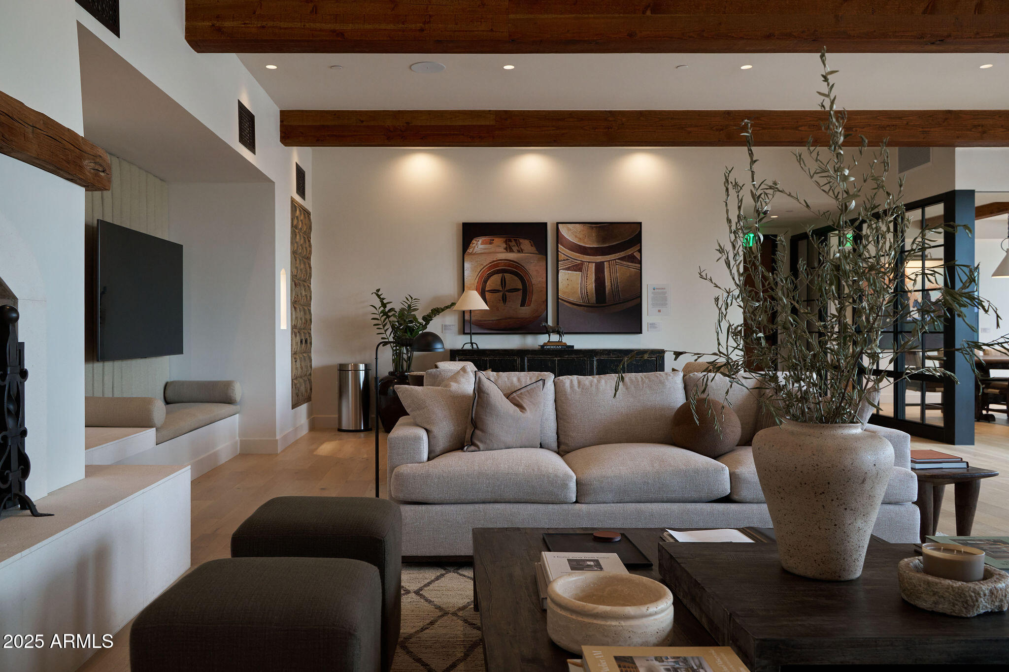 ASCENT AT THE PHOENICIAN MOUNTAINSIDE RESIDENCE - Residential