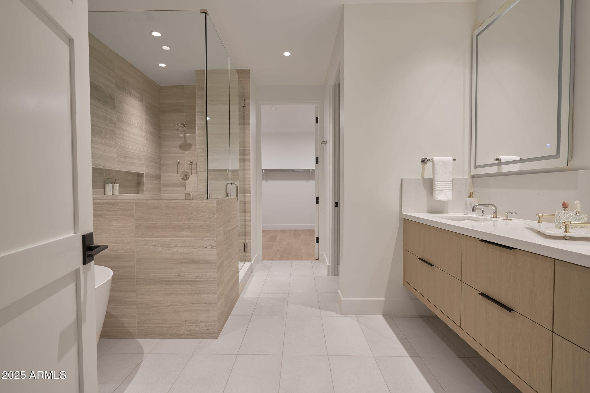 ASCENT AT THE PHOENICIAN MOUNTAINSIDE RESIDENCE - Residential