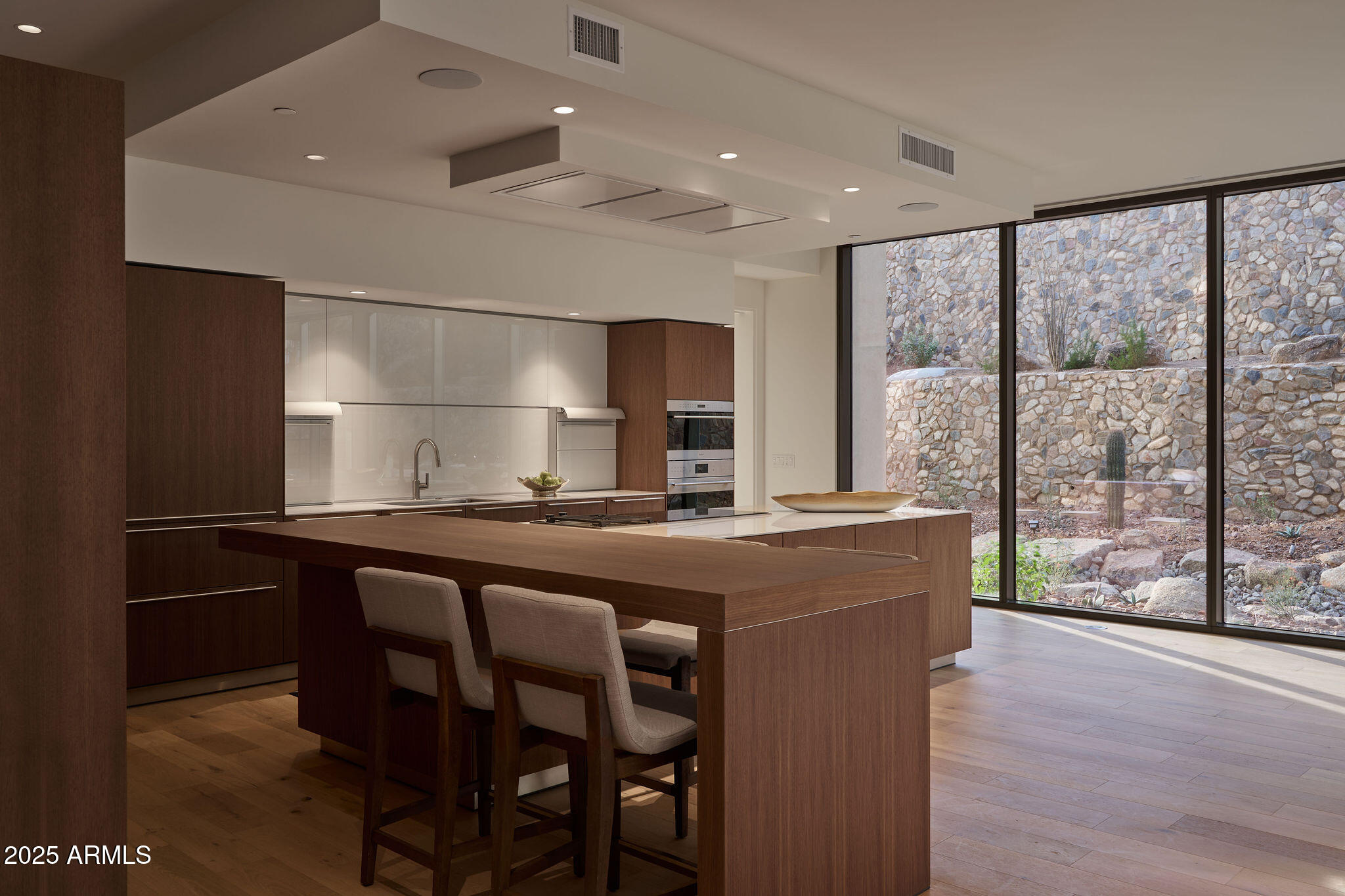 ASCENT AT THE PHOENICIAN MOUNTAINSIDE RESIDENCE - Residential
