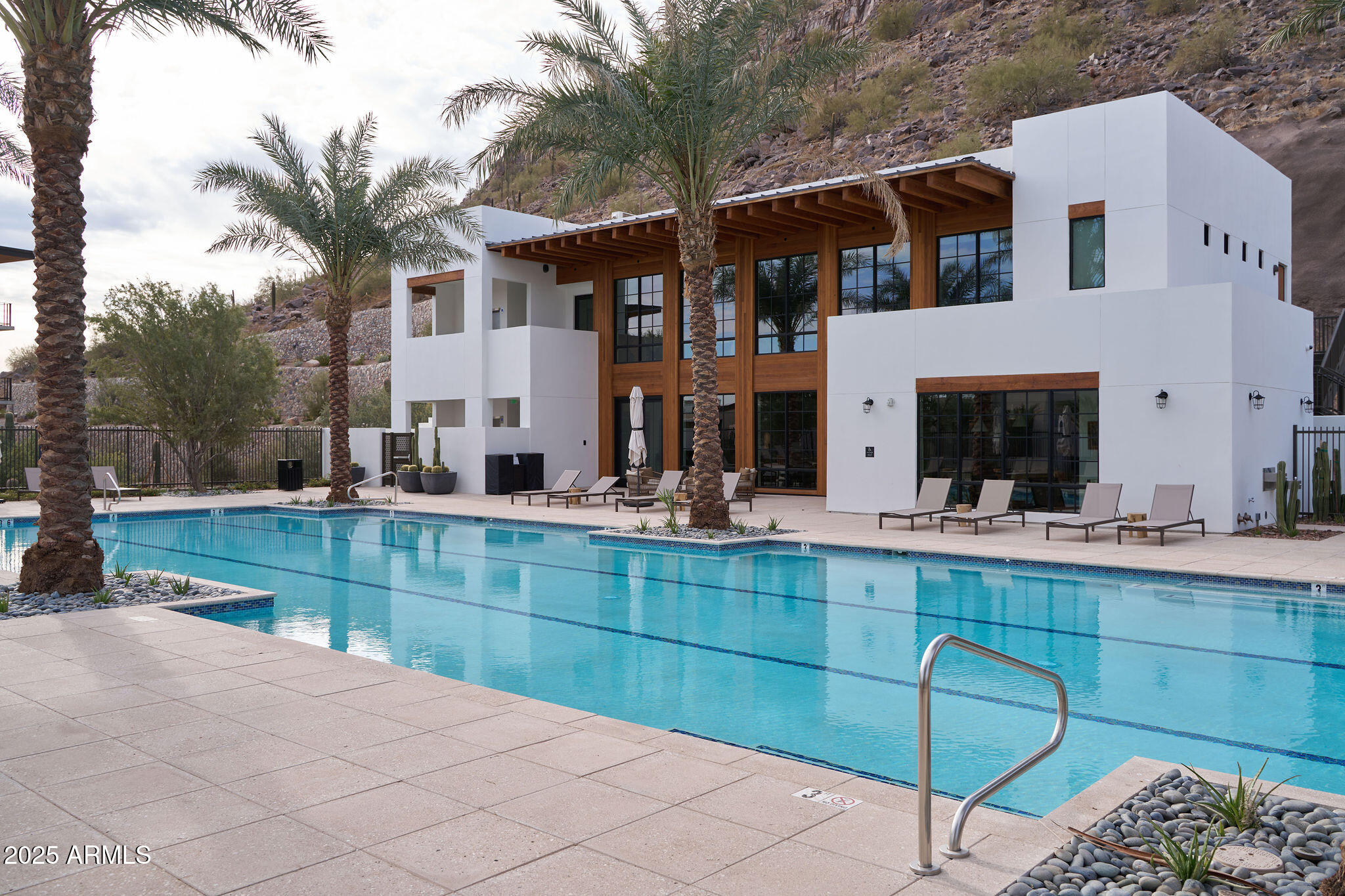 ASCENT AT THE PHOENICIAN MOUNTAINSIDE RESIDENCE - Residential
