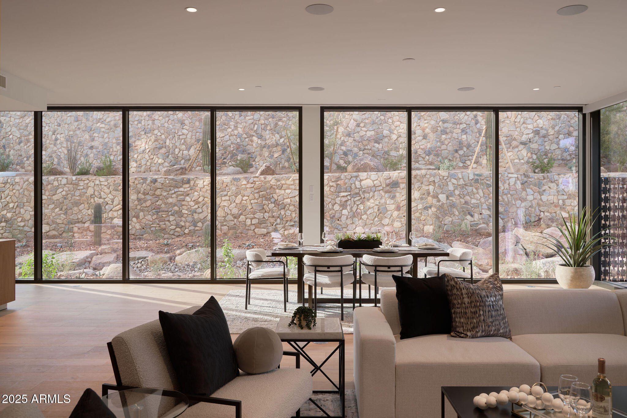 ASCENT AT THE PHOENICIAN MOUNTAINSIDE RESIDENCE - Residential