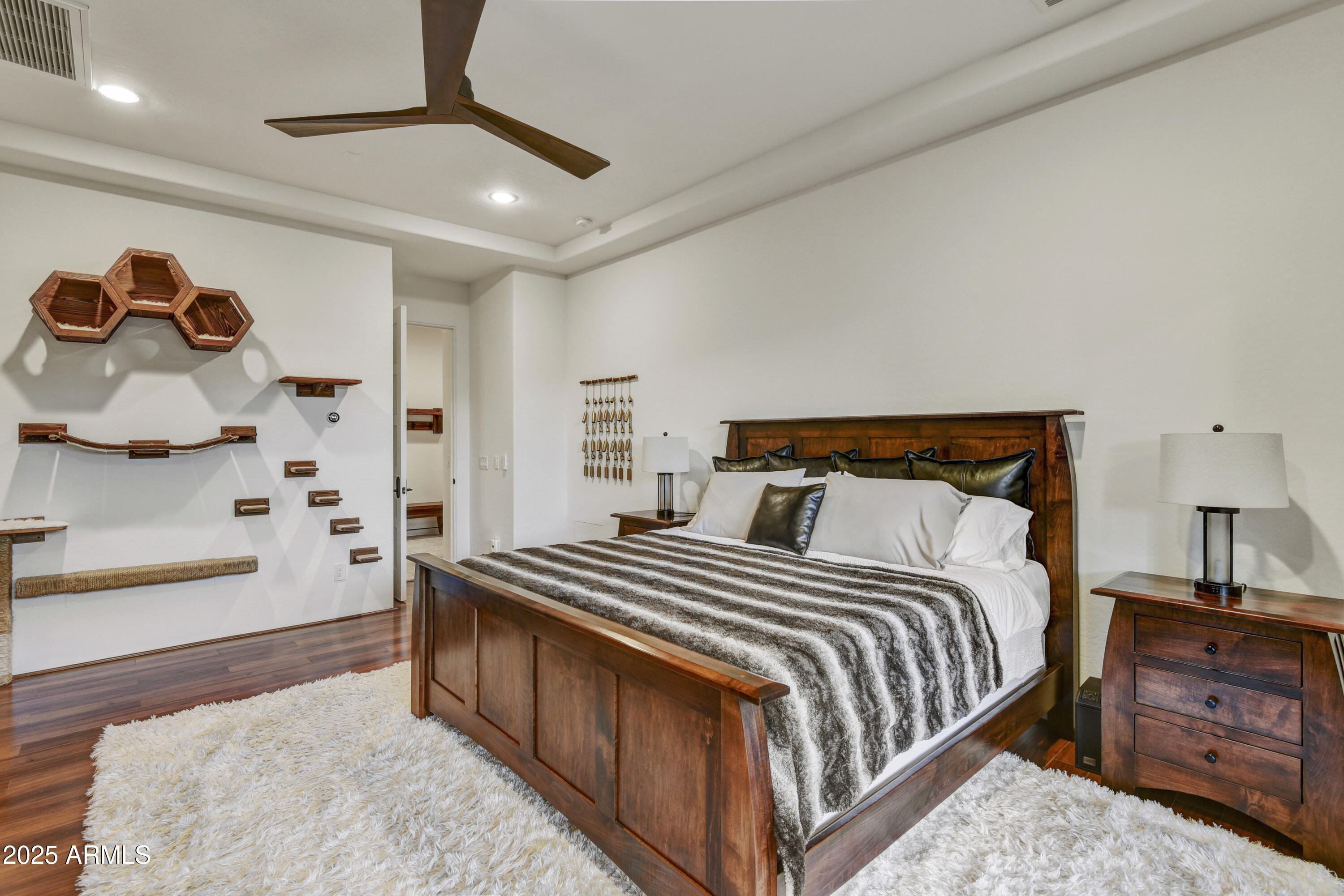 SUPERSTITION MOUNTAIN - Residential