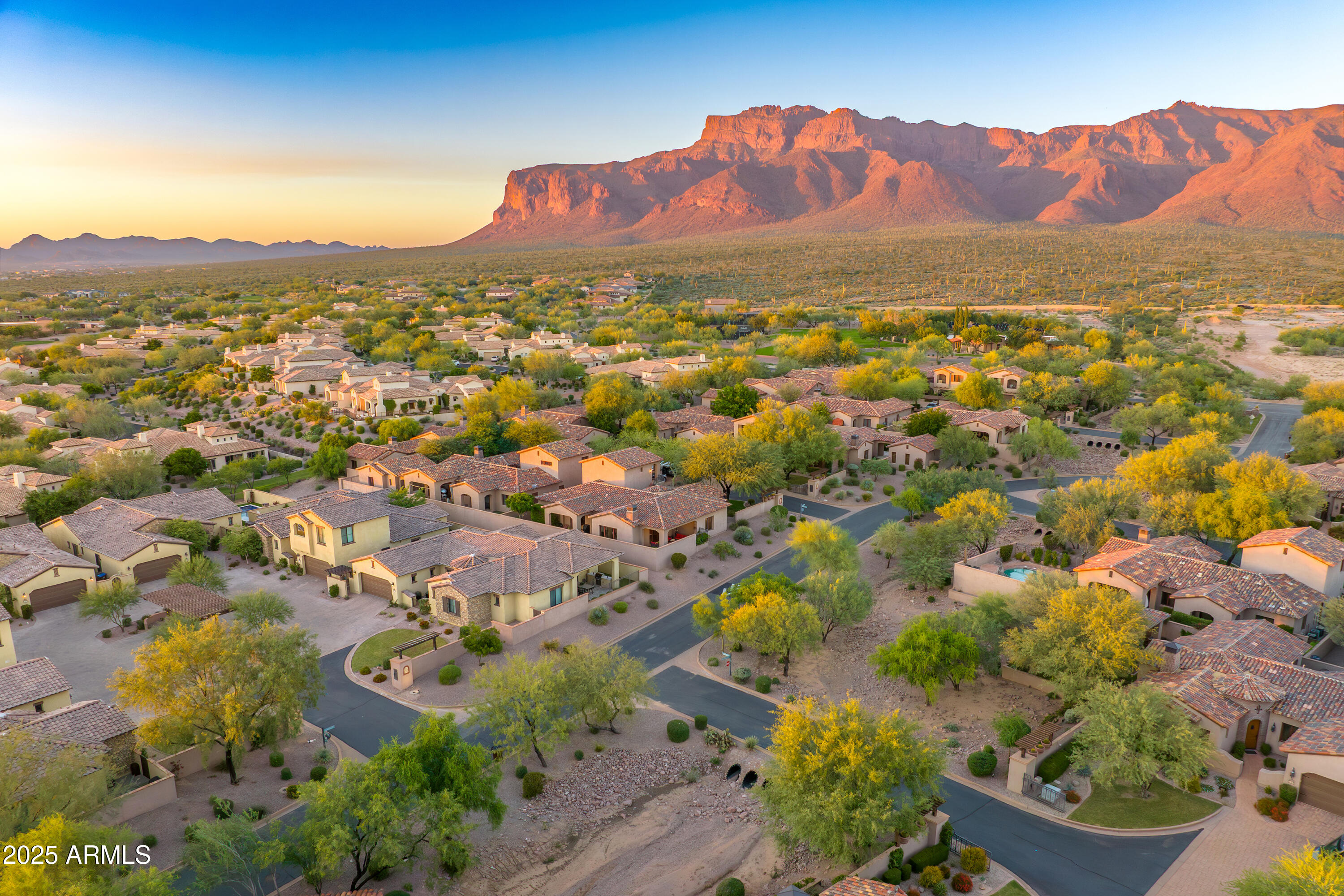 SUPERSTITION MOUNTAIN - Residential