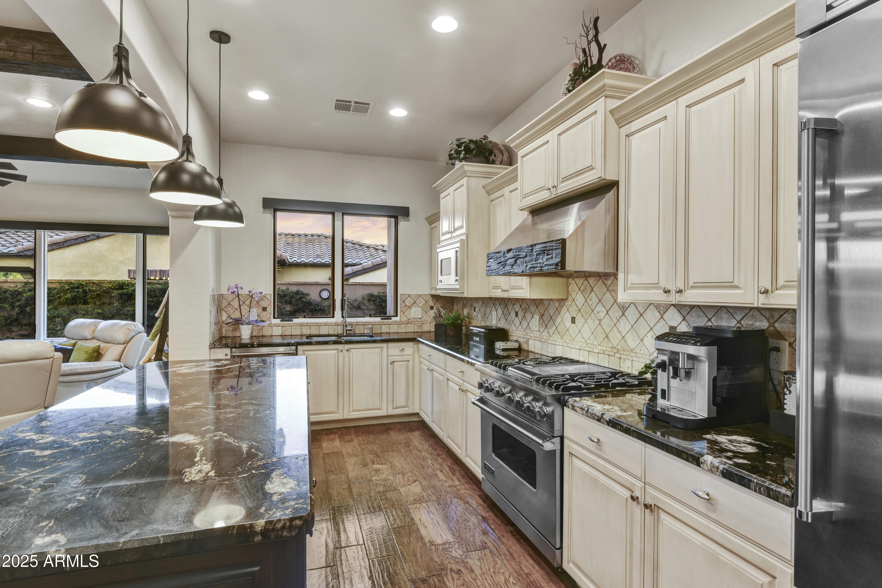 SUPERSTITION MOUNTAIN - Residential