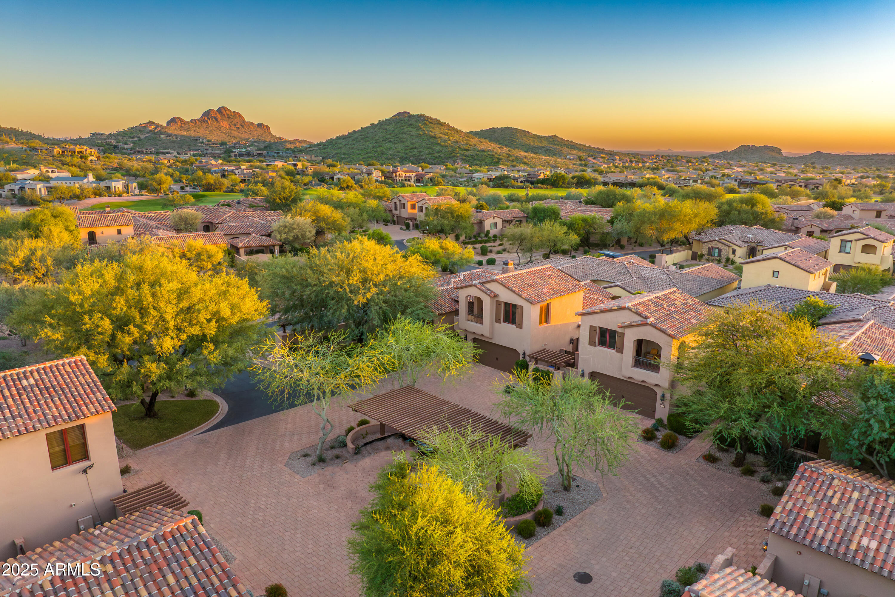 SUPERSTITION MOUNTAIN - Residential