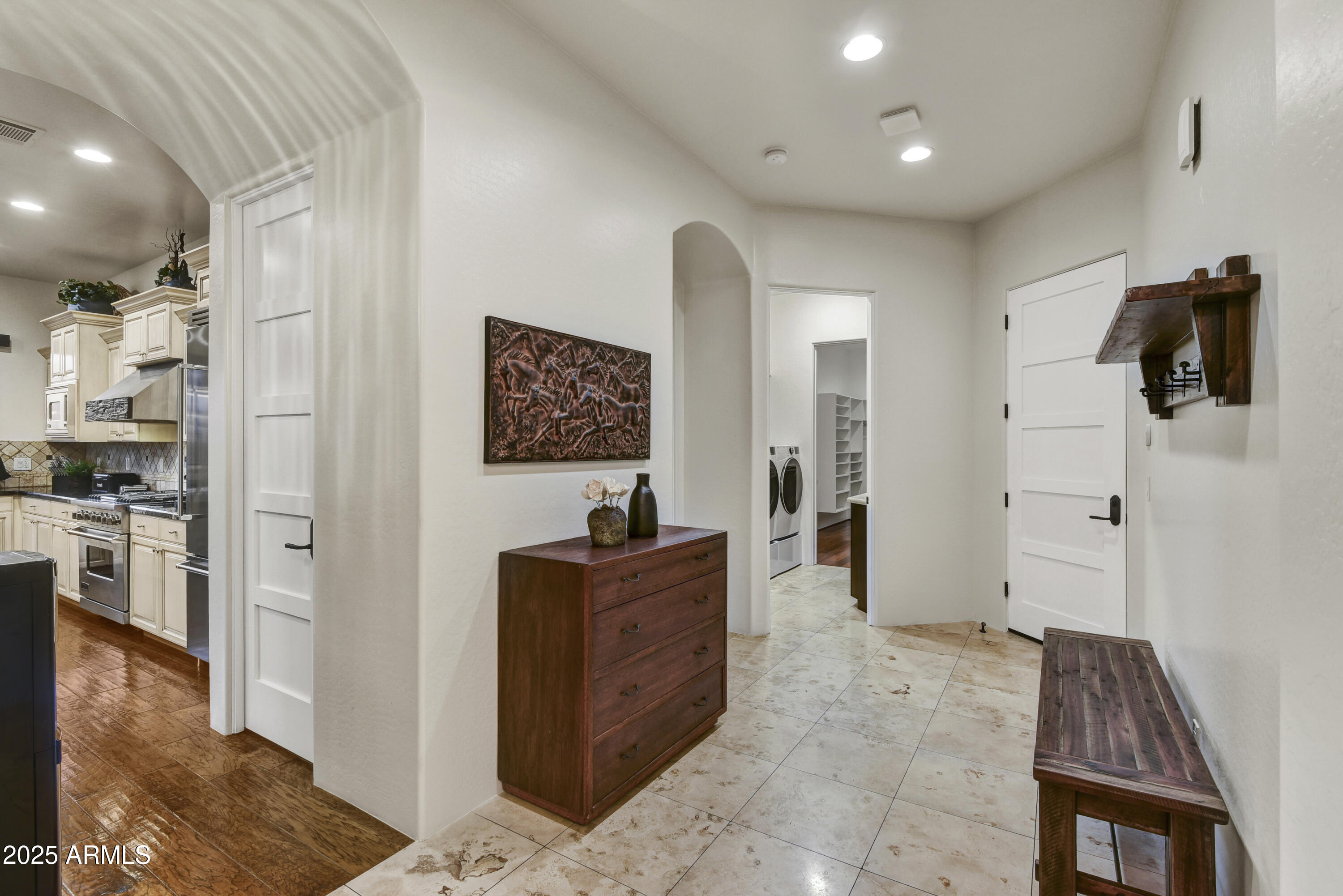 SUPERSTITION MOUNTAIN - Residential