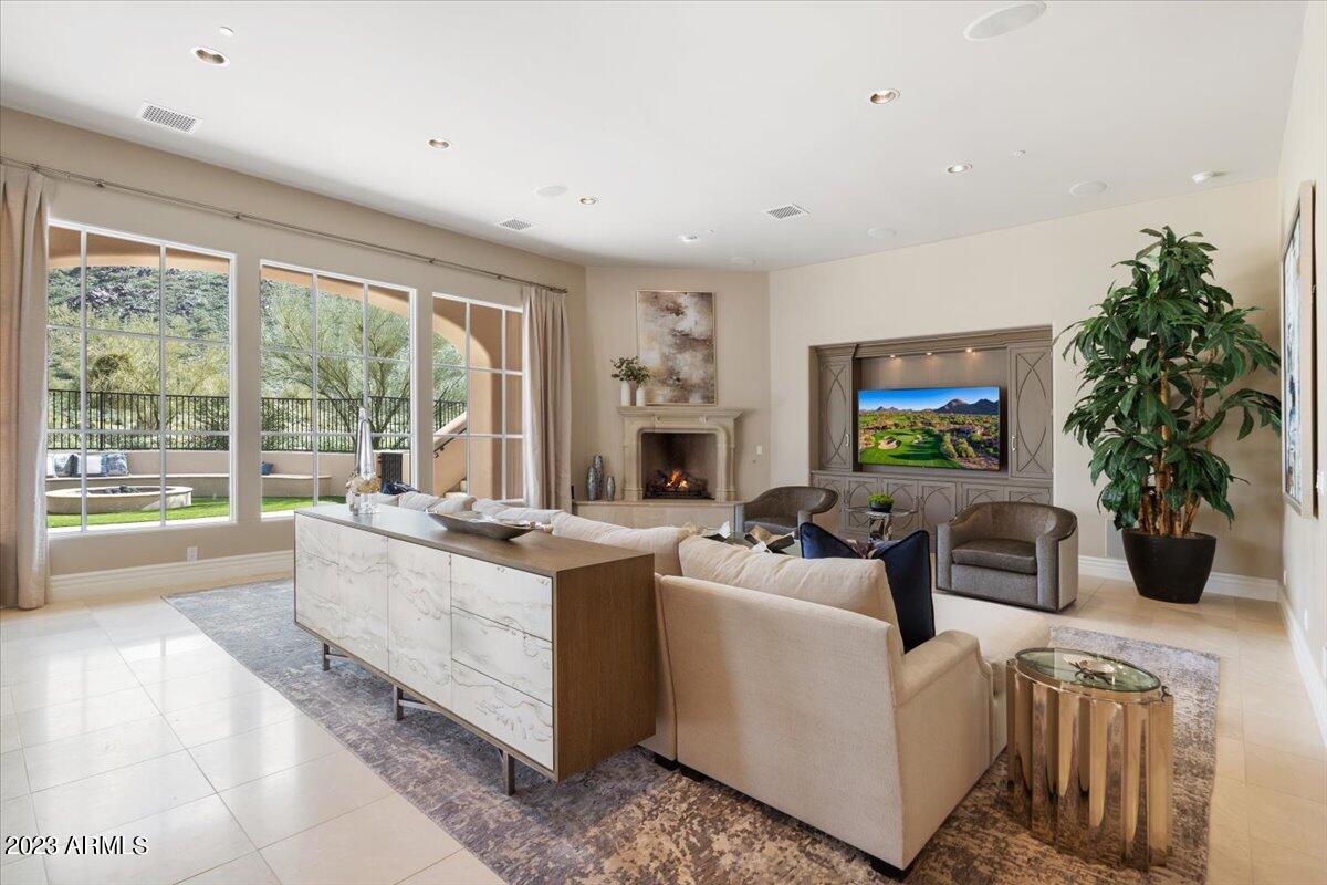 SILVERLEAF - Residential
