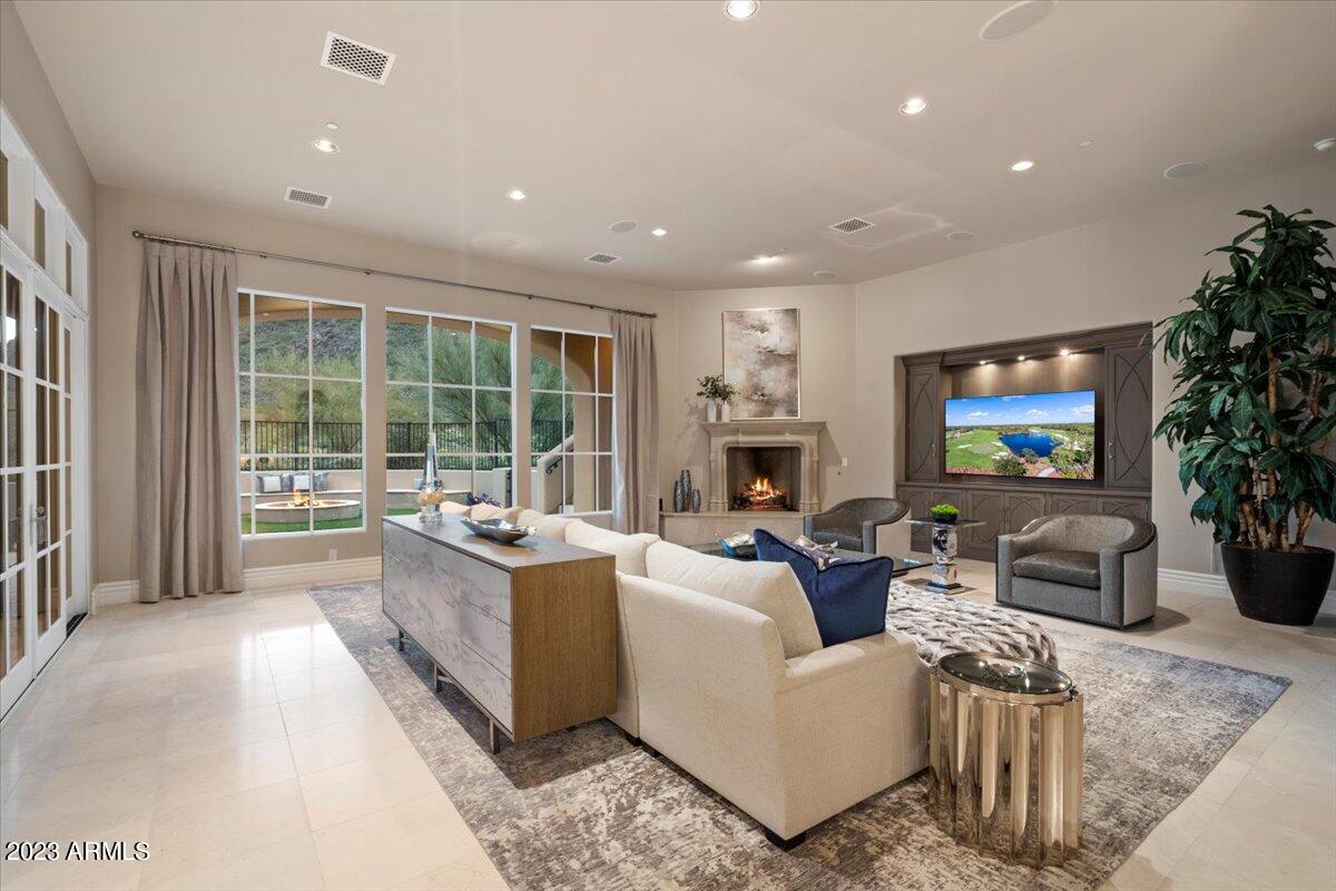 SILVERLEAF - Residential
