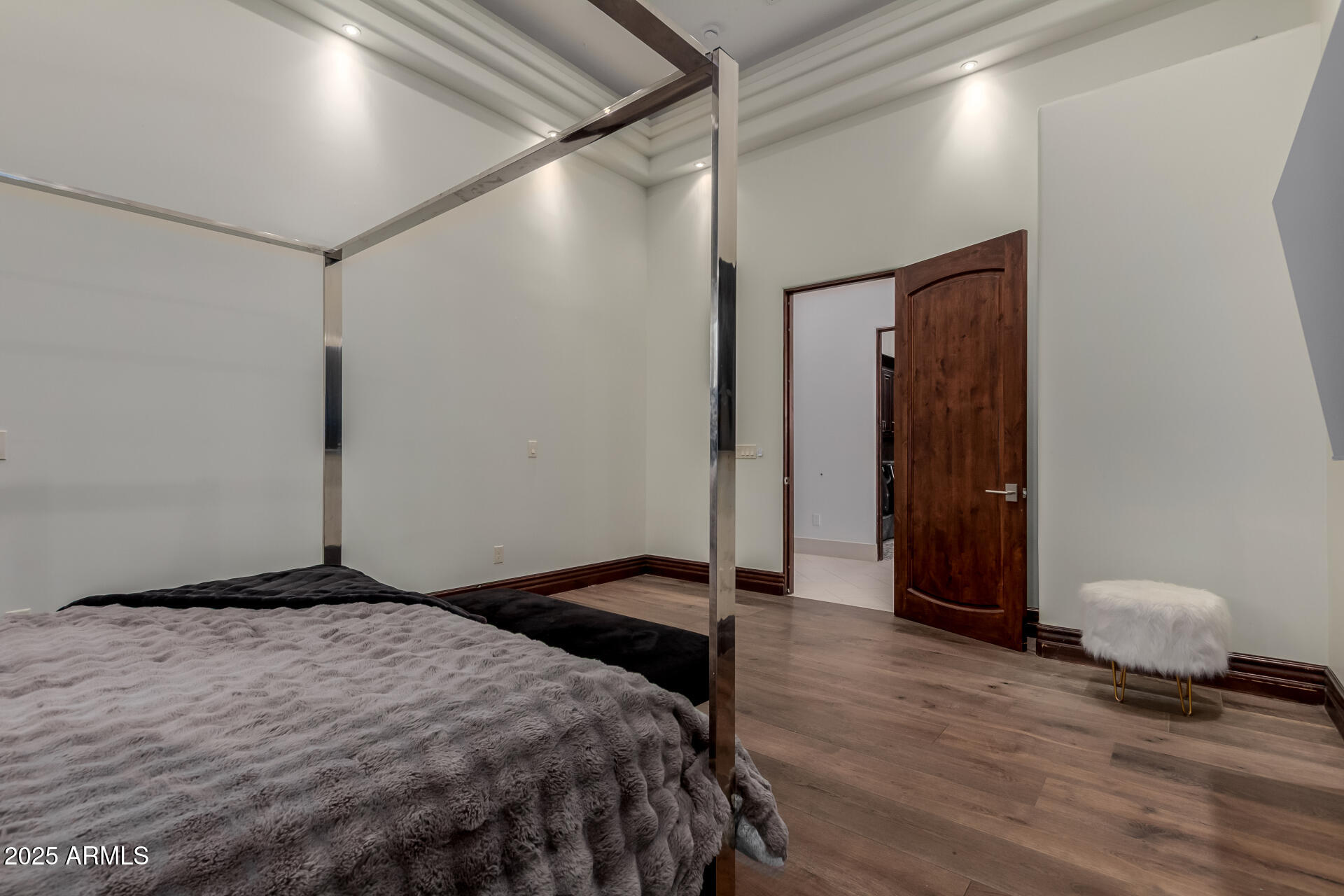Metes and bounds. - Residential