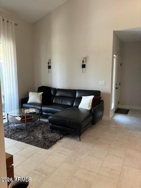 HAMPTON COURTS AT THE RACQUET CLUB - Residential Lease