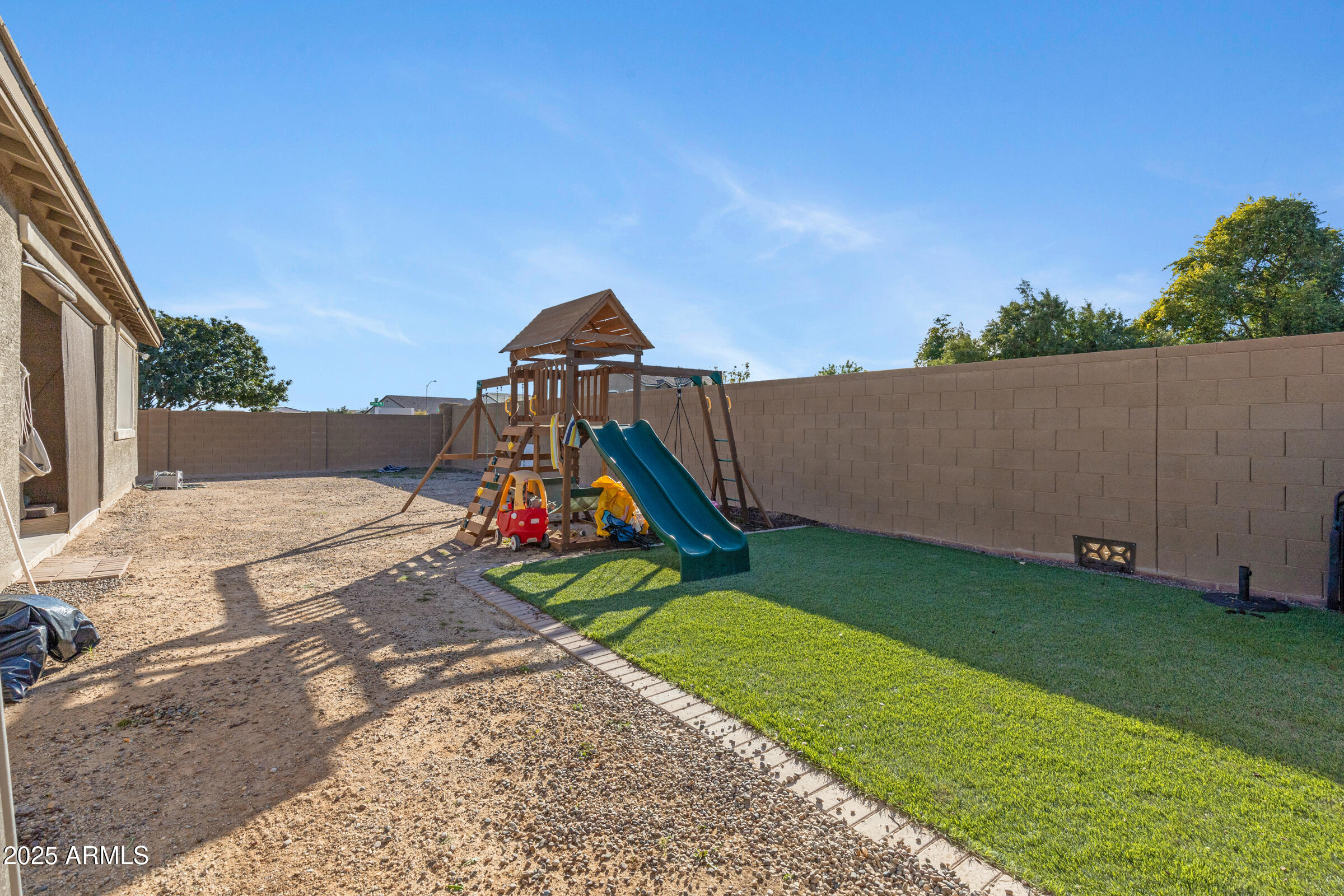 CRESTFIELD MANOR AT ARIZONA FARMS VILLAGE PAR 1 - Residential