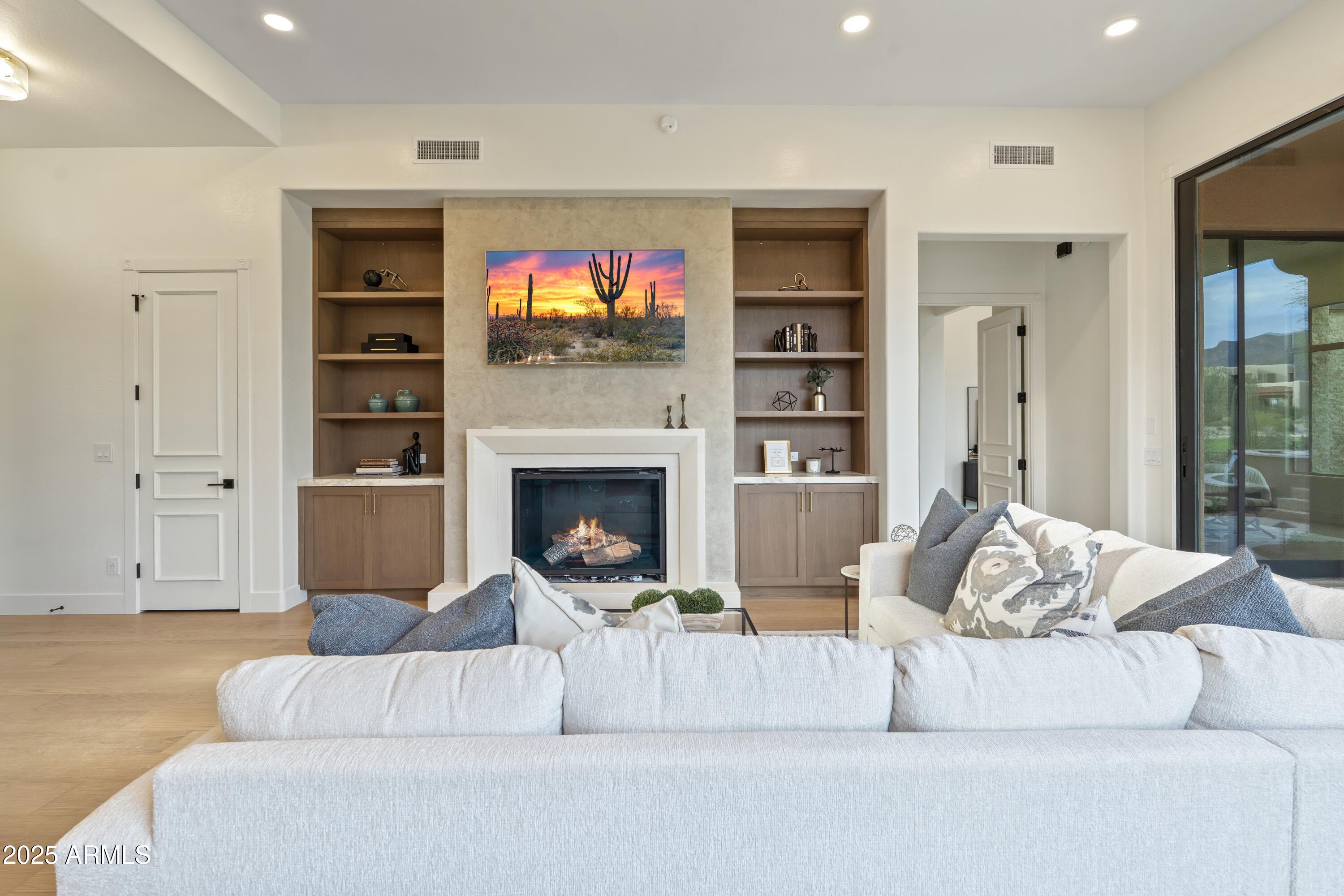 DC RANCH - Residential
