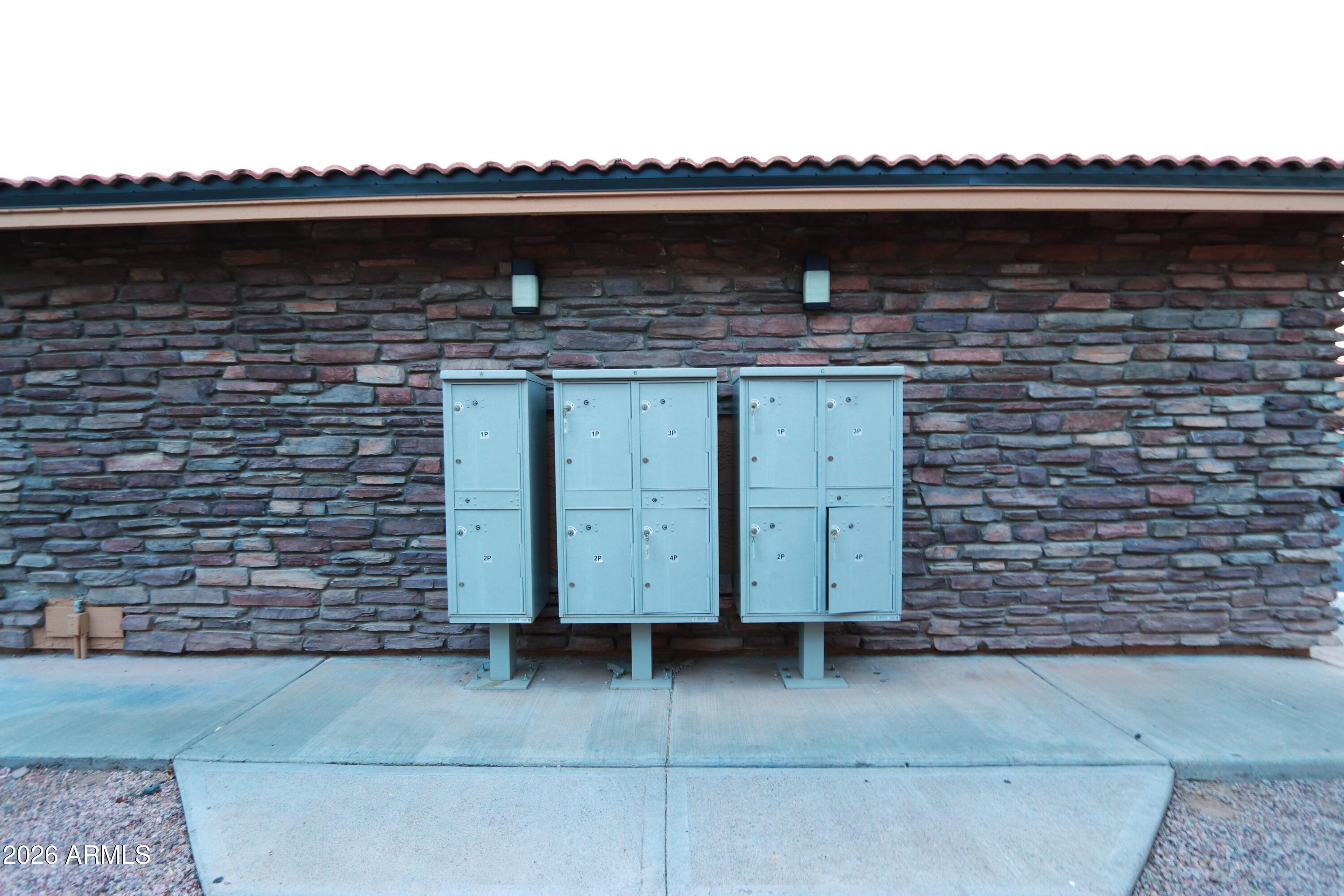 SHADOW MOUNTAIN VILLAS CONDOMINIUM AMD - Residential