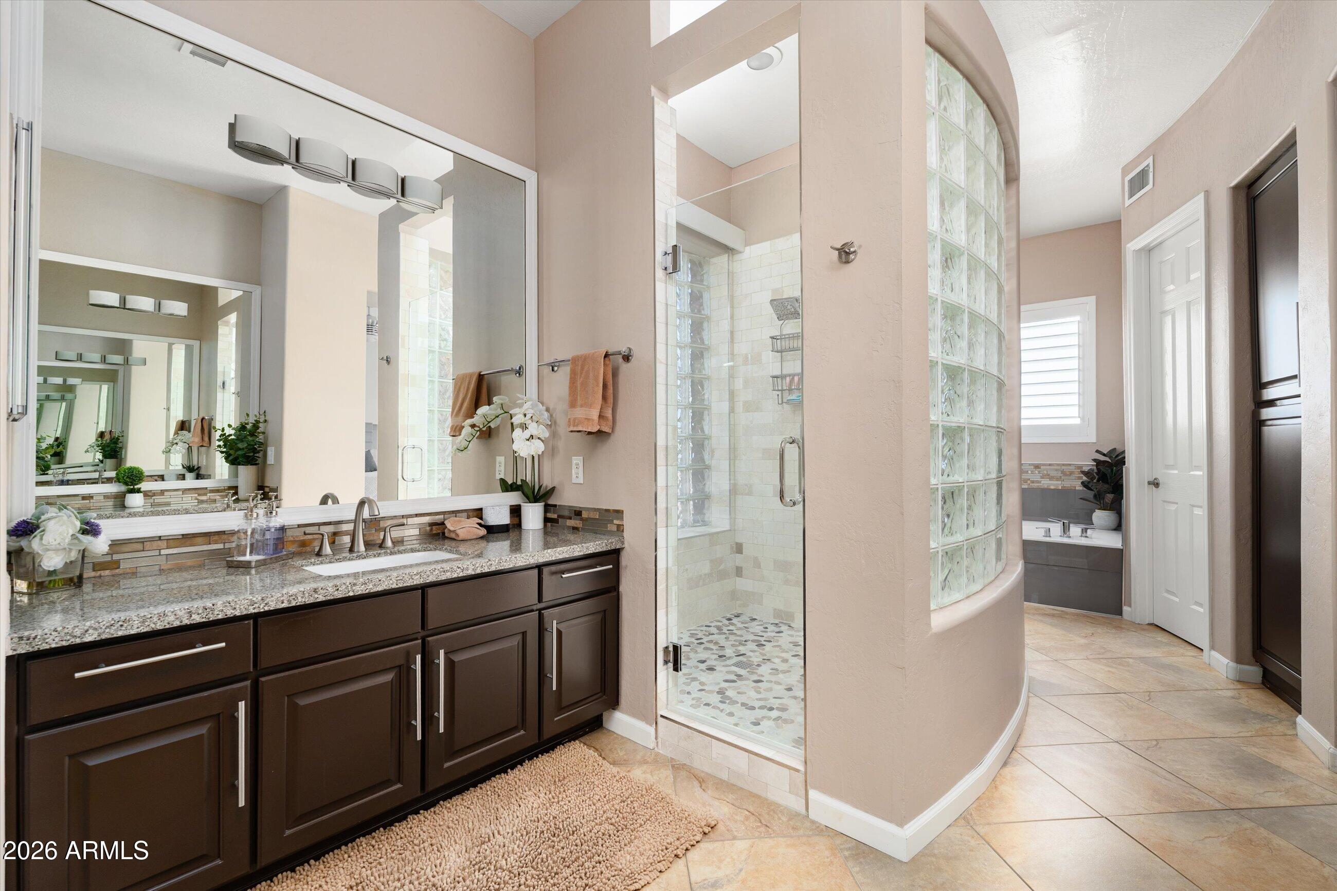 DESERT RIDGE LOT 31 - Residential