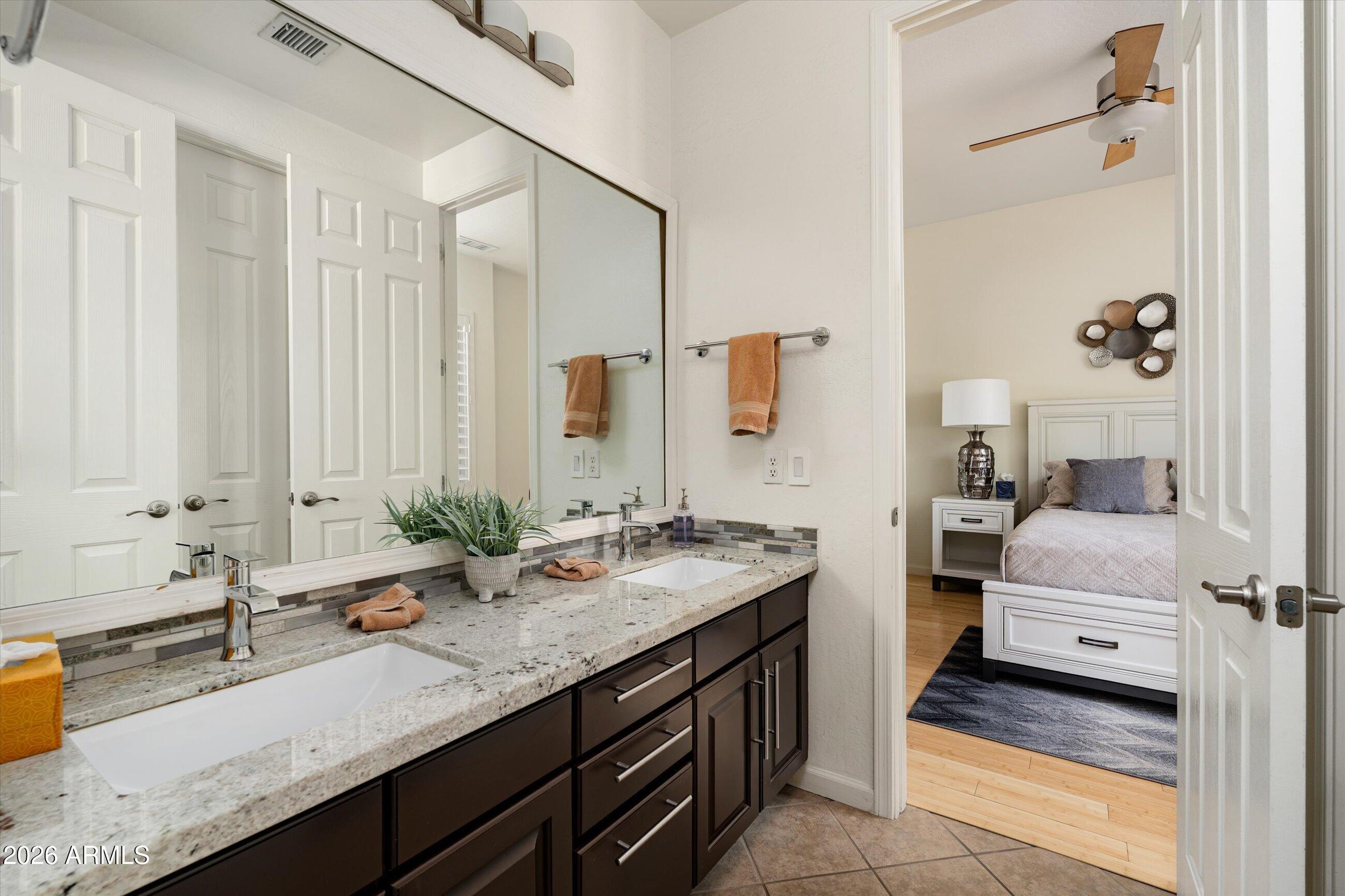 DESERT RIDGE LOT 31 - Residential