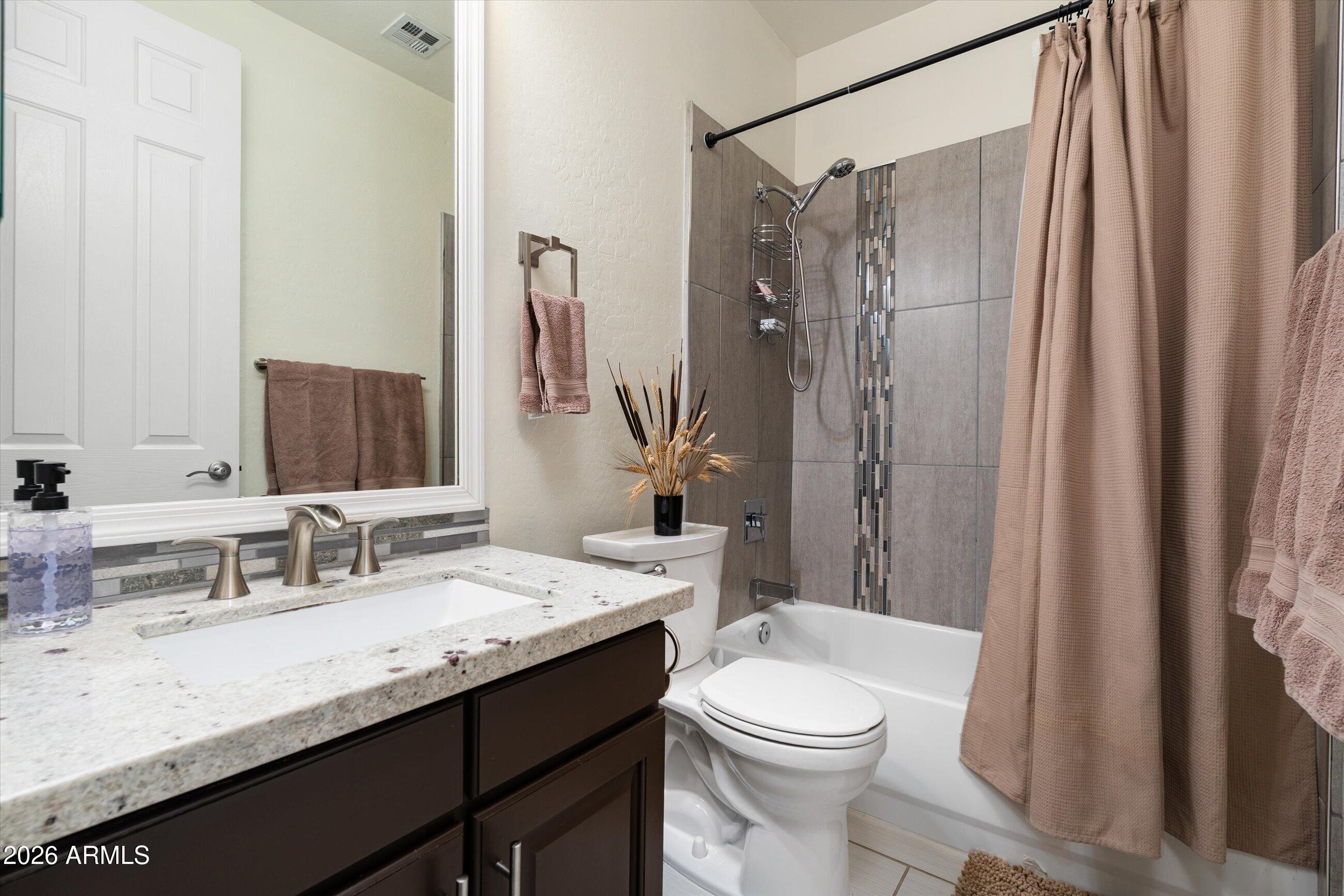 DESERT RIDGE LOT 31 - Residential