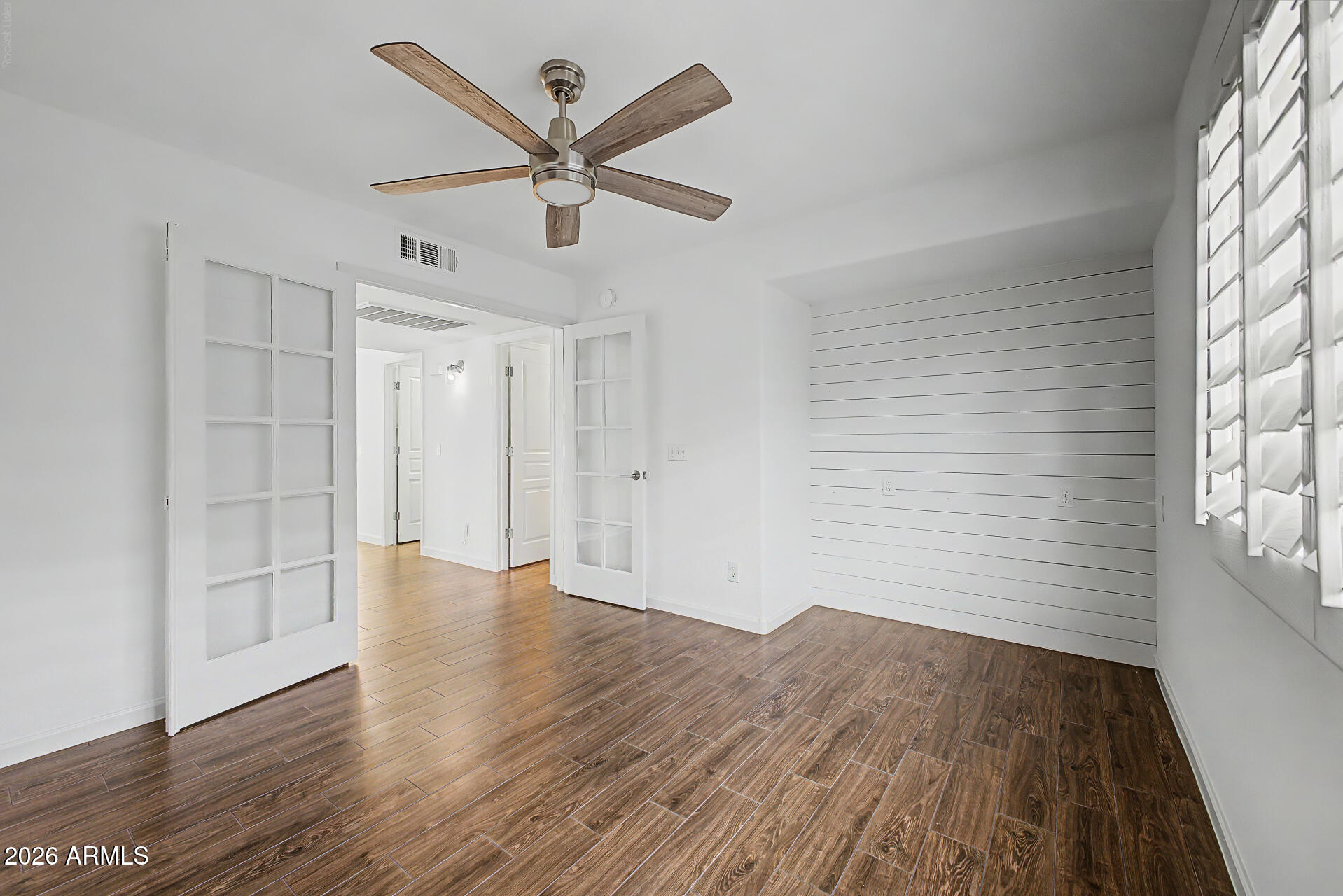 TRIPLE CROWN 3 - Residential