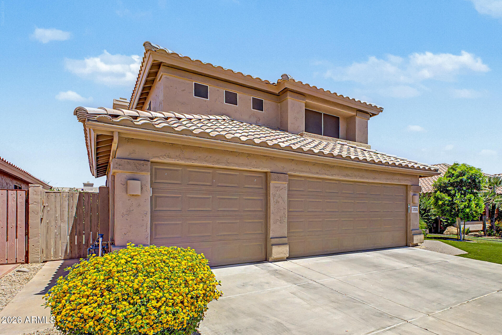 TRIPLE CROWN 3 - Residential