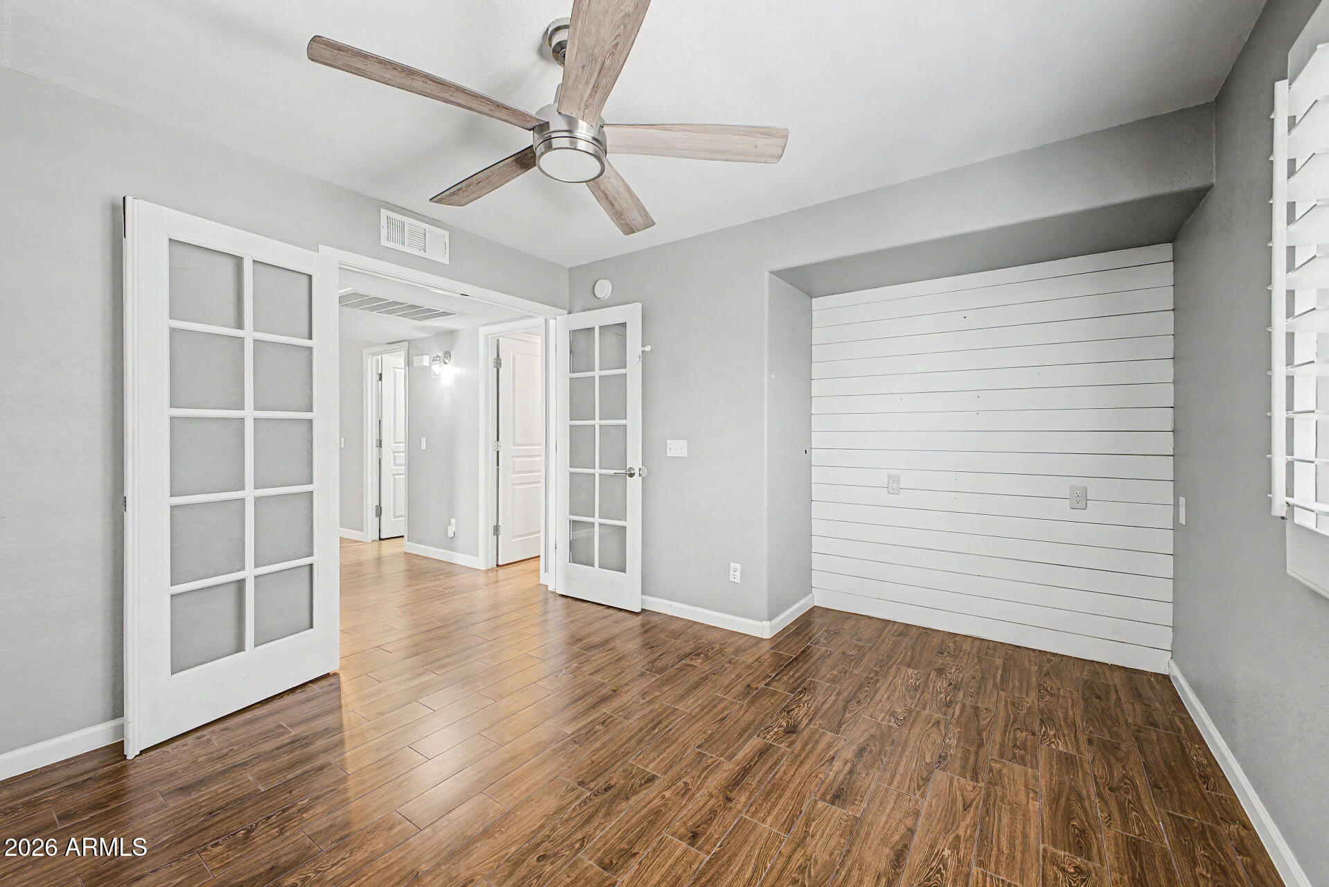 TRIPLE CROWN 3 - Residential