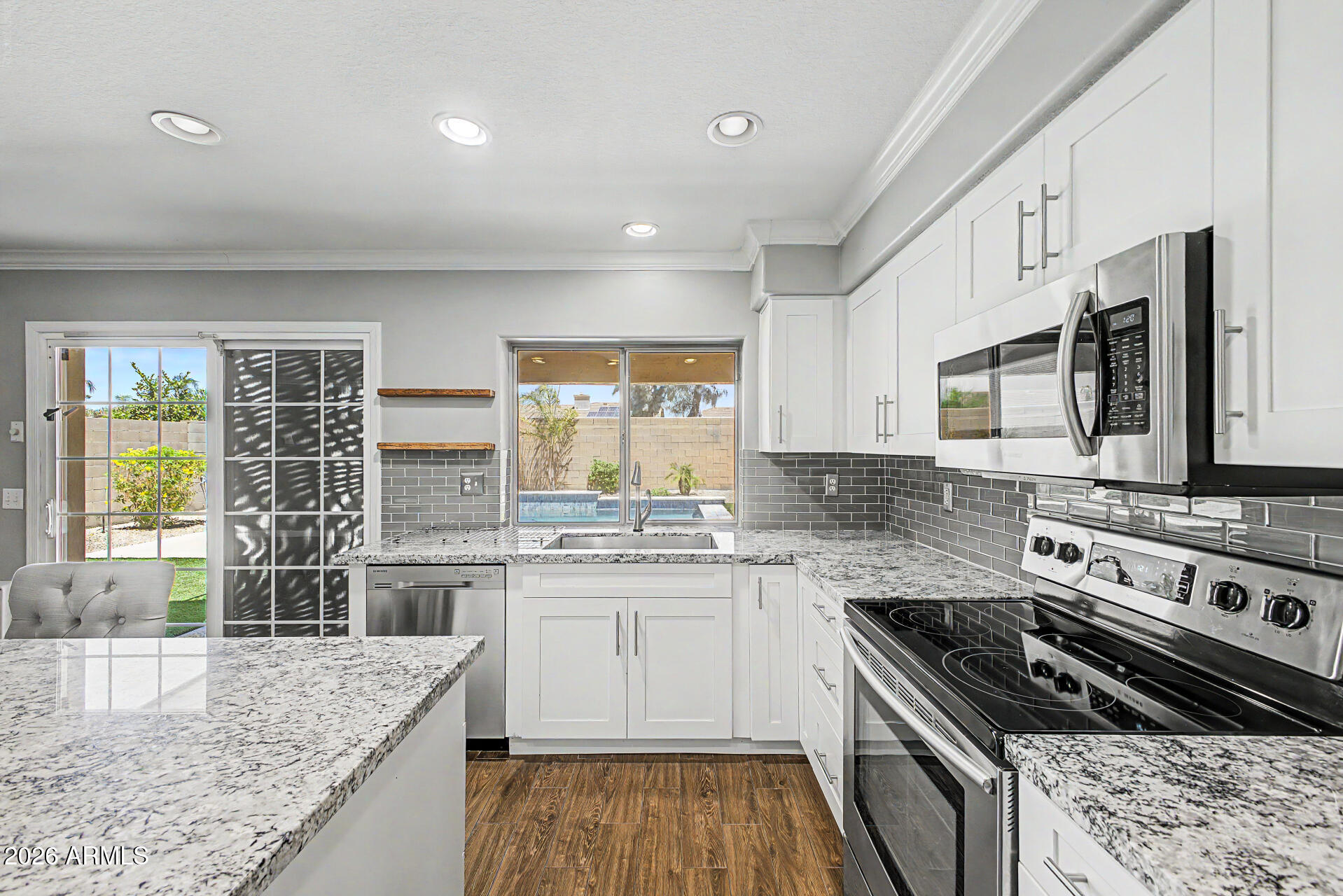 TRIPLE CROWN 3 - Residential