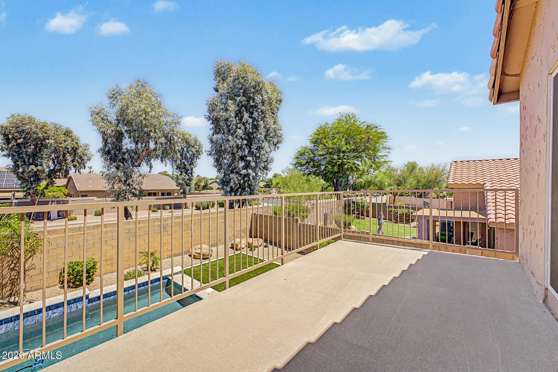 TRIPLE CROWN 3 - Residential