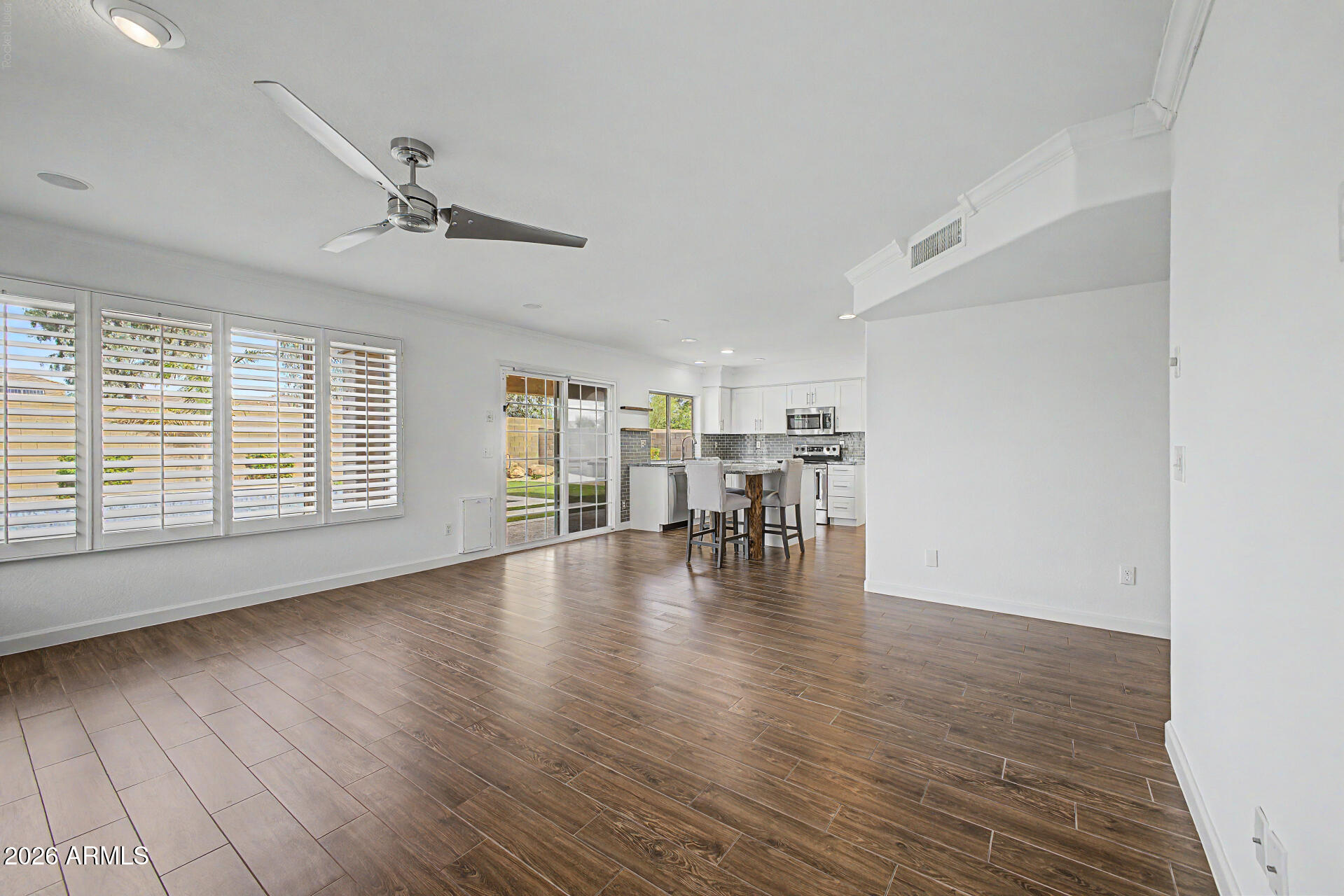 TRIPLE CROWN 3 - Residential