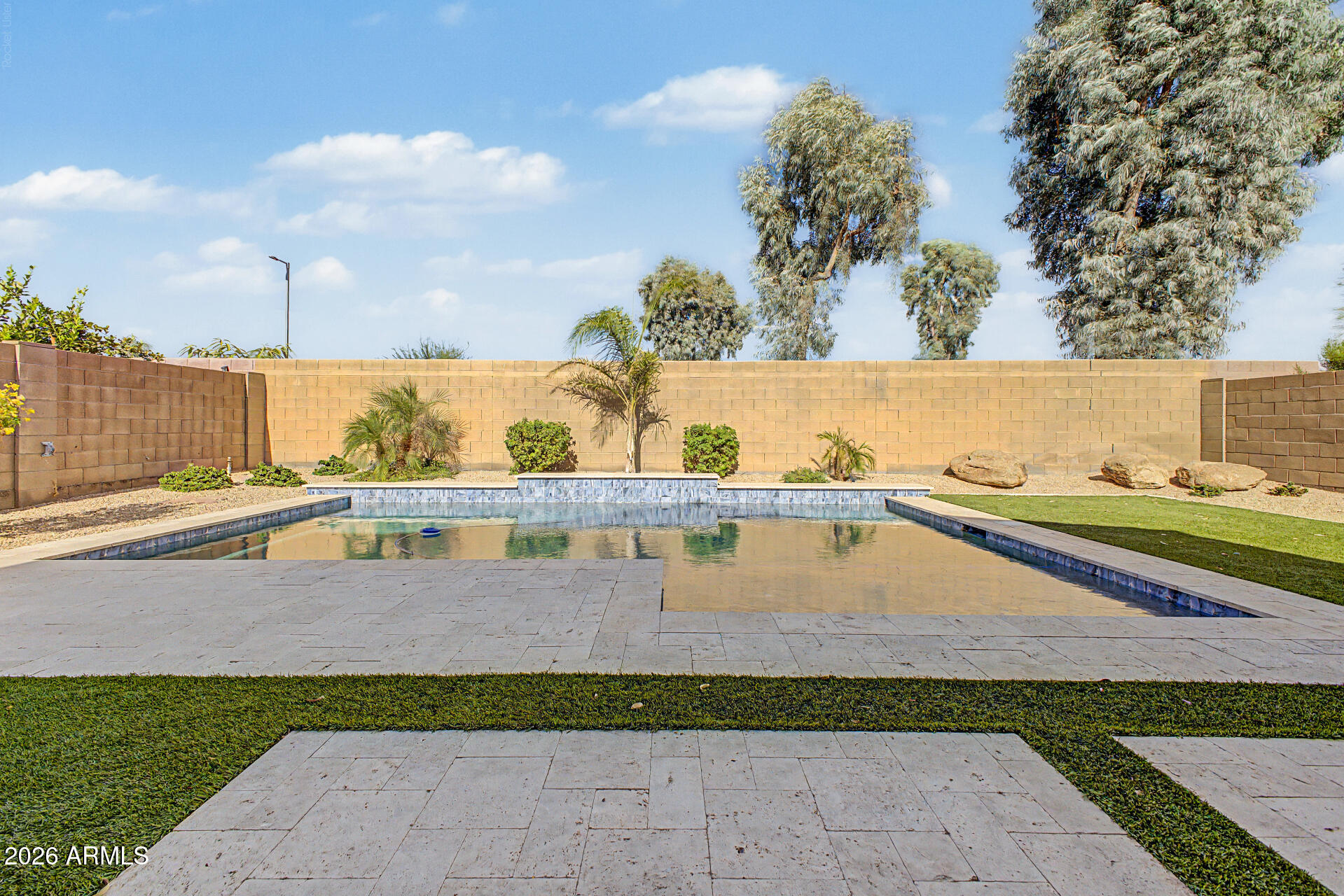 TRIPLE CROWN 3 - Residential