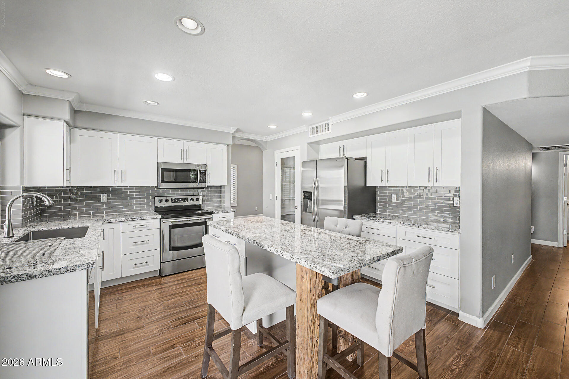 TRIPLE CROWN 3 - Residential