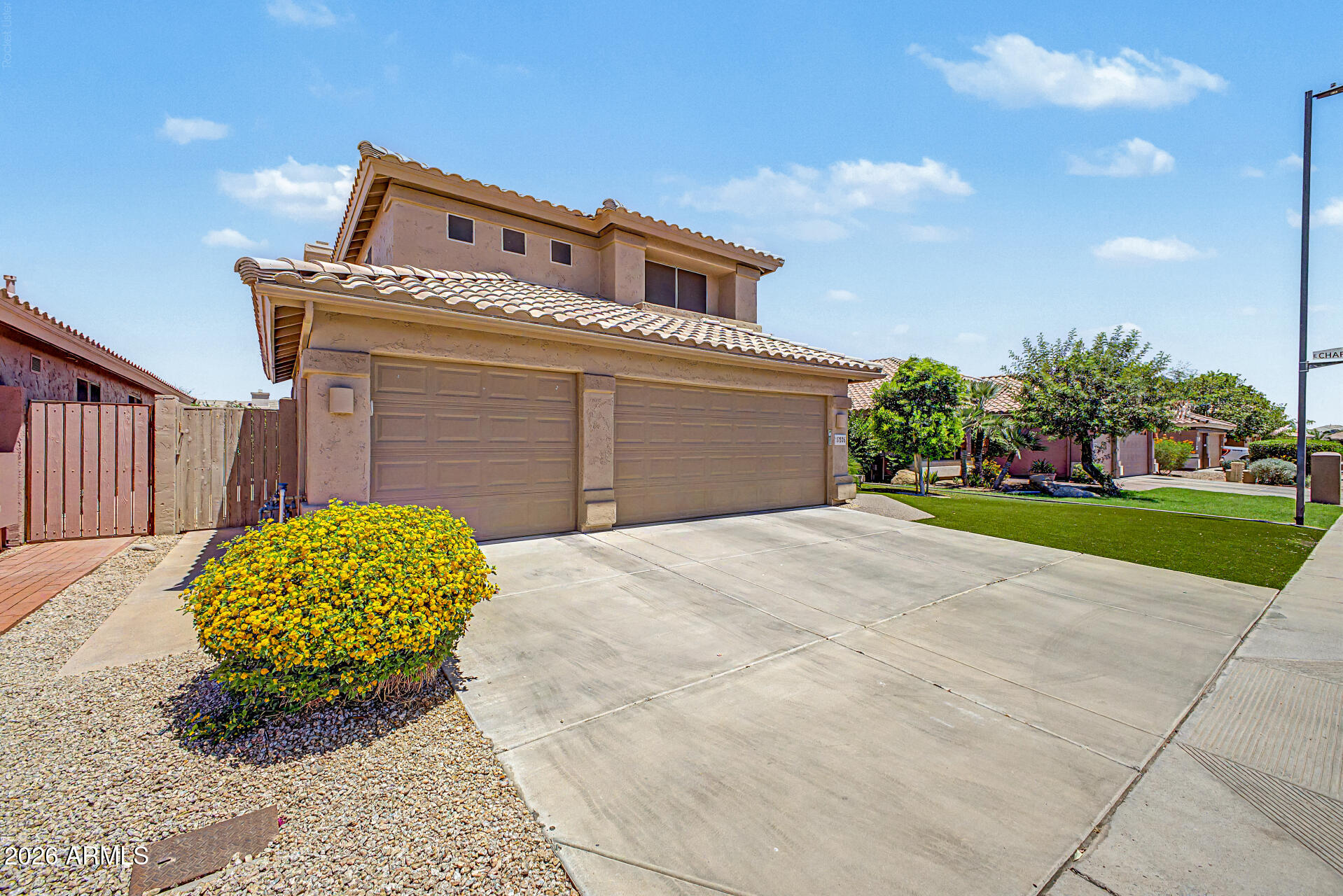 TRIPLE CROWN 3 - Residential
