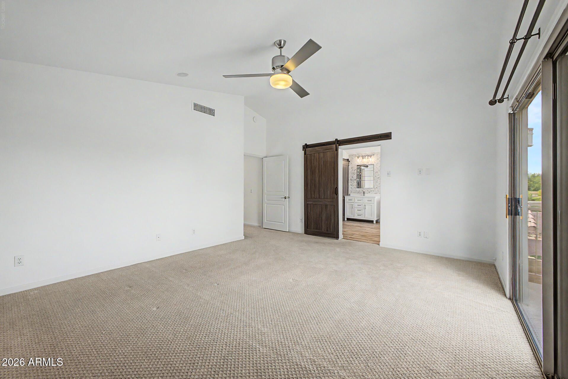 TRIPLE CROWN 3 - Residential