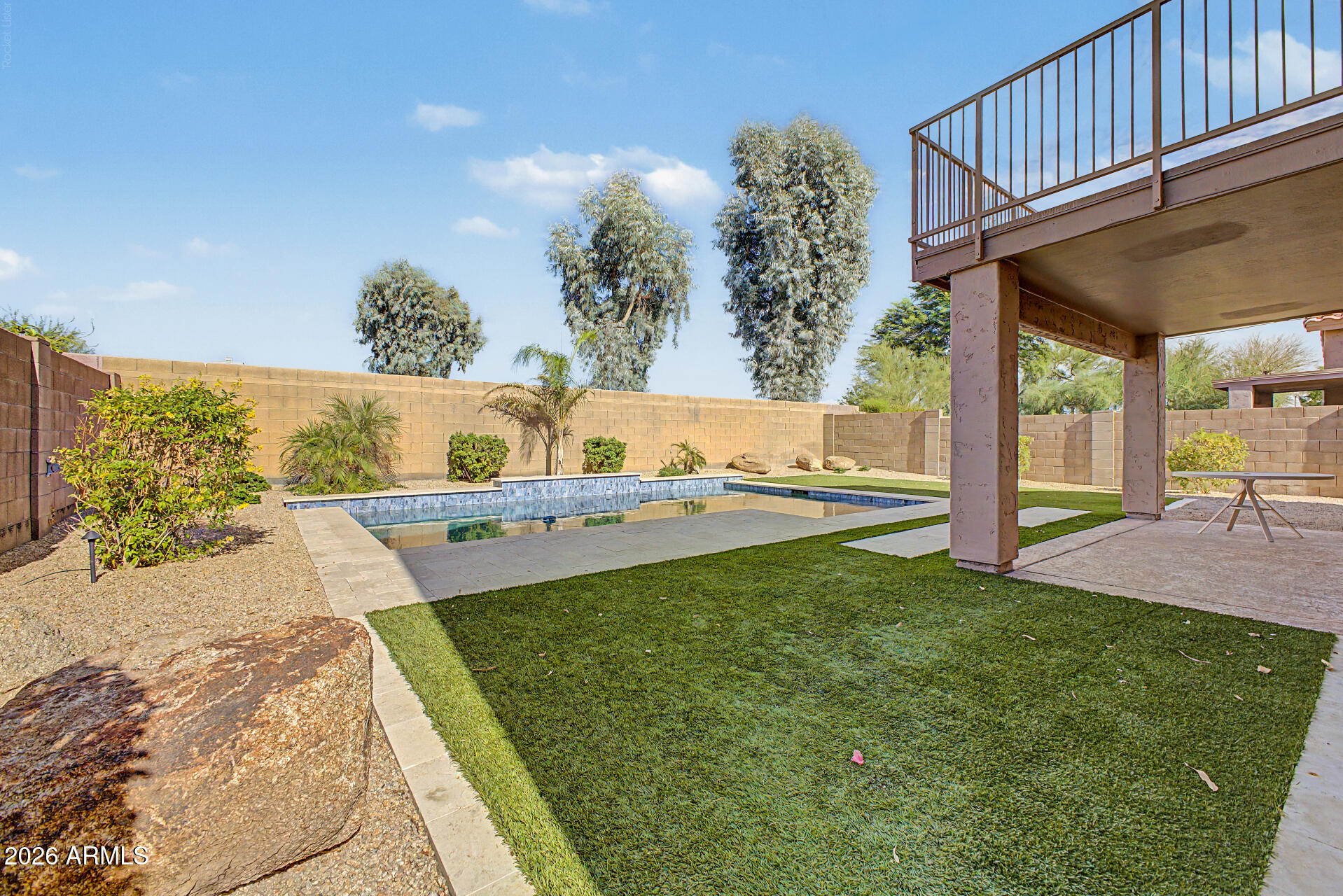 TRIPLE CROWN 3 - Residential