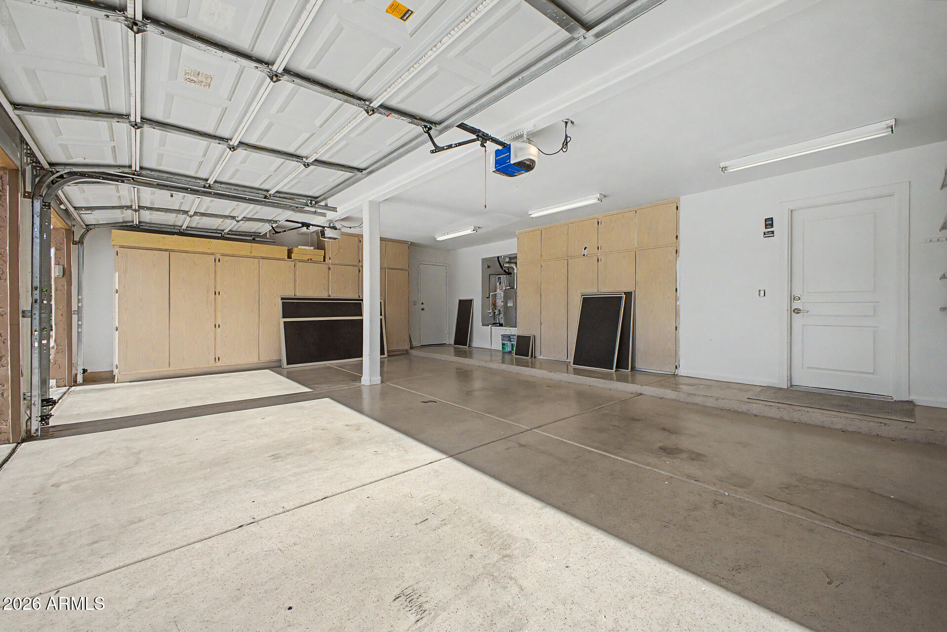 TRIPLE CROWN 3 - Residential