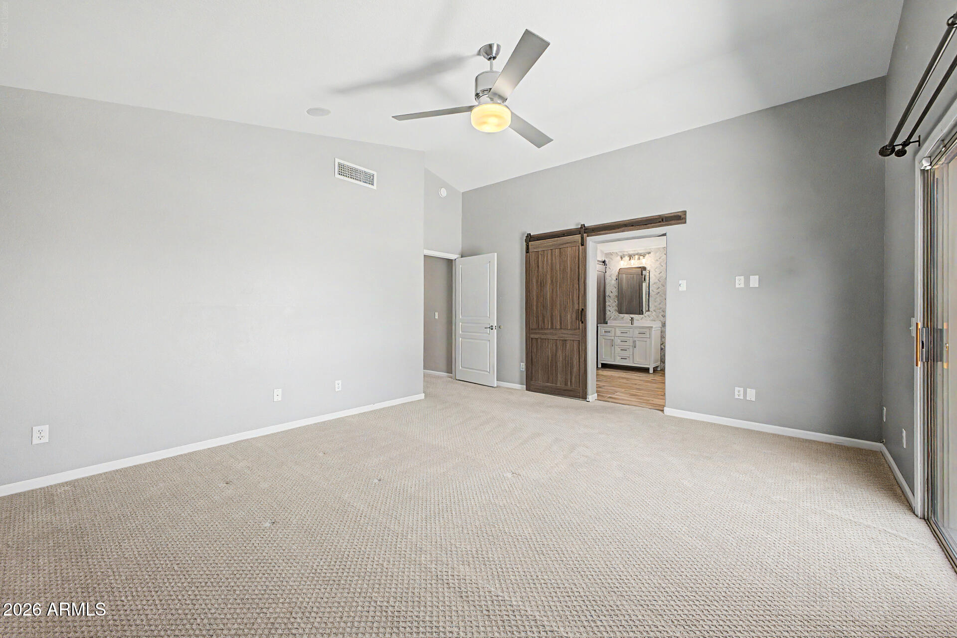 TRIPLE CROWN 3 - Residential