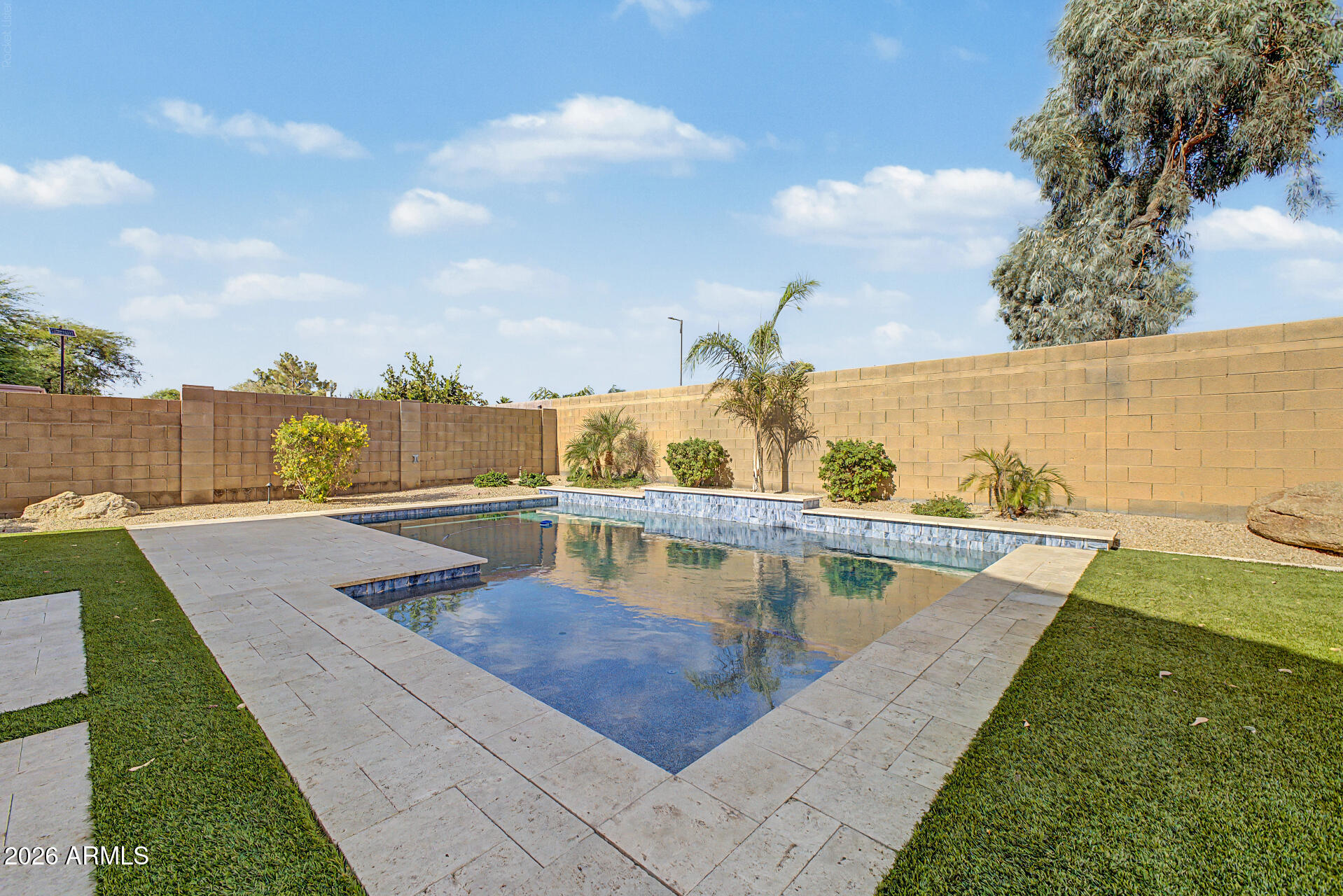 TRIPLE CROWN 3 - Residential