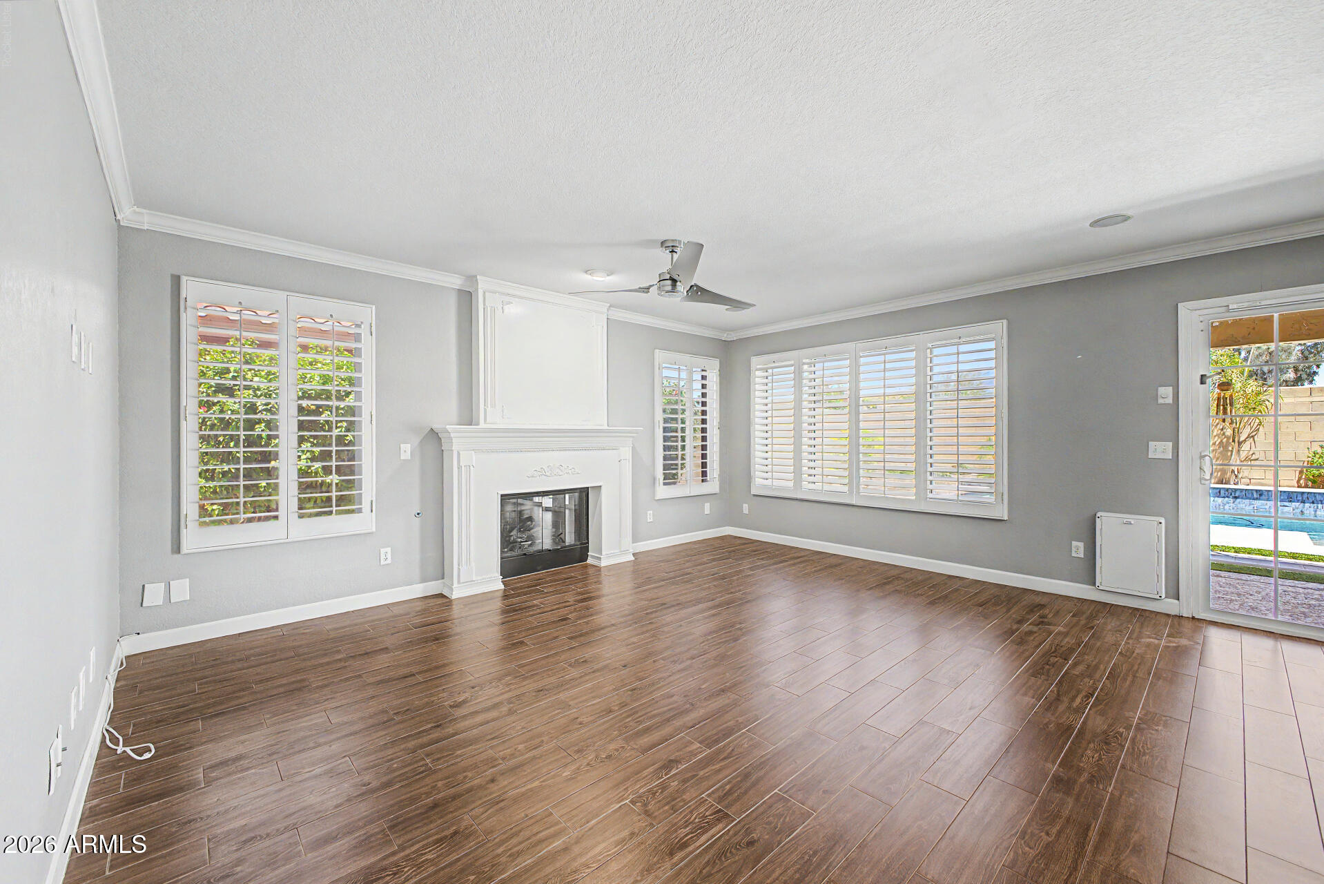 TRIPLE CROWN 3 - Residential